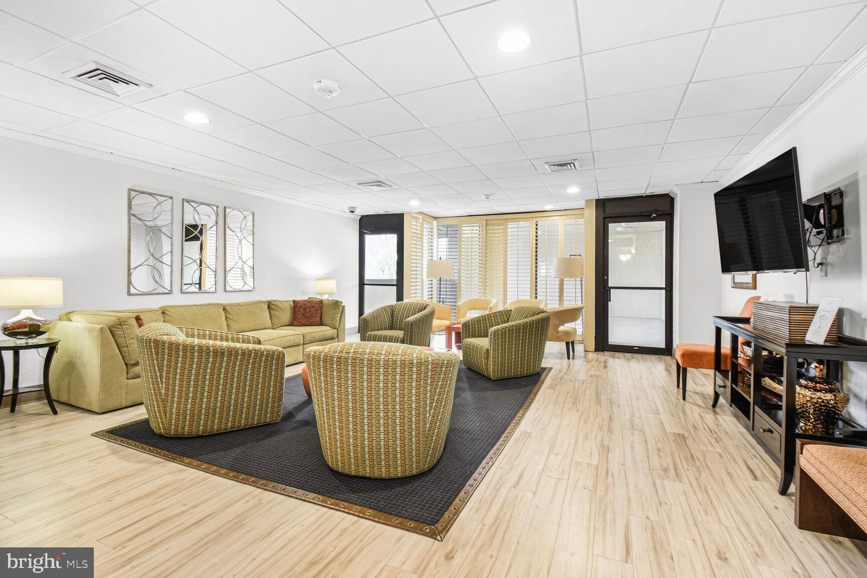 RIVIERA OF CHEVY CHASE - Land