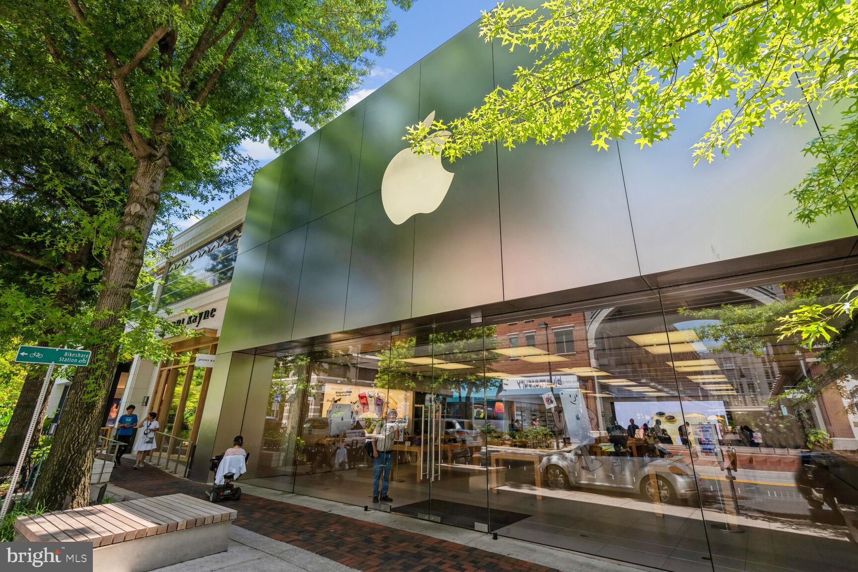 RIVIERA OF CHEVY CHASE - Land