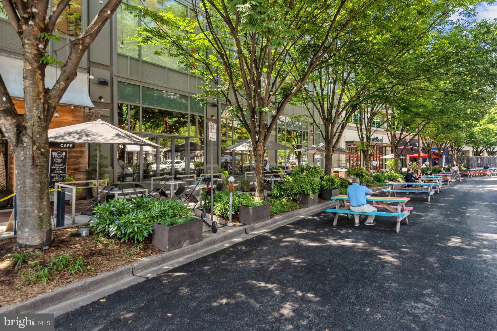 RIVIERA OF CHEVY CHASE - Land