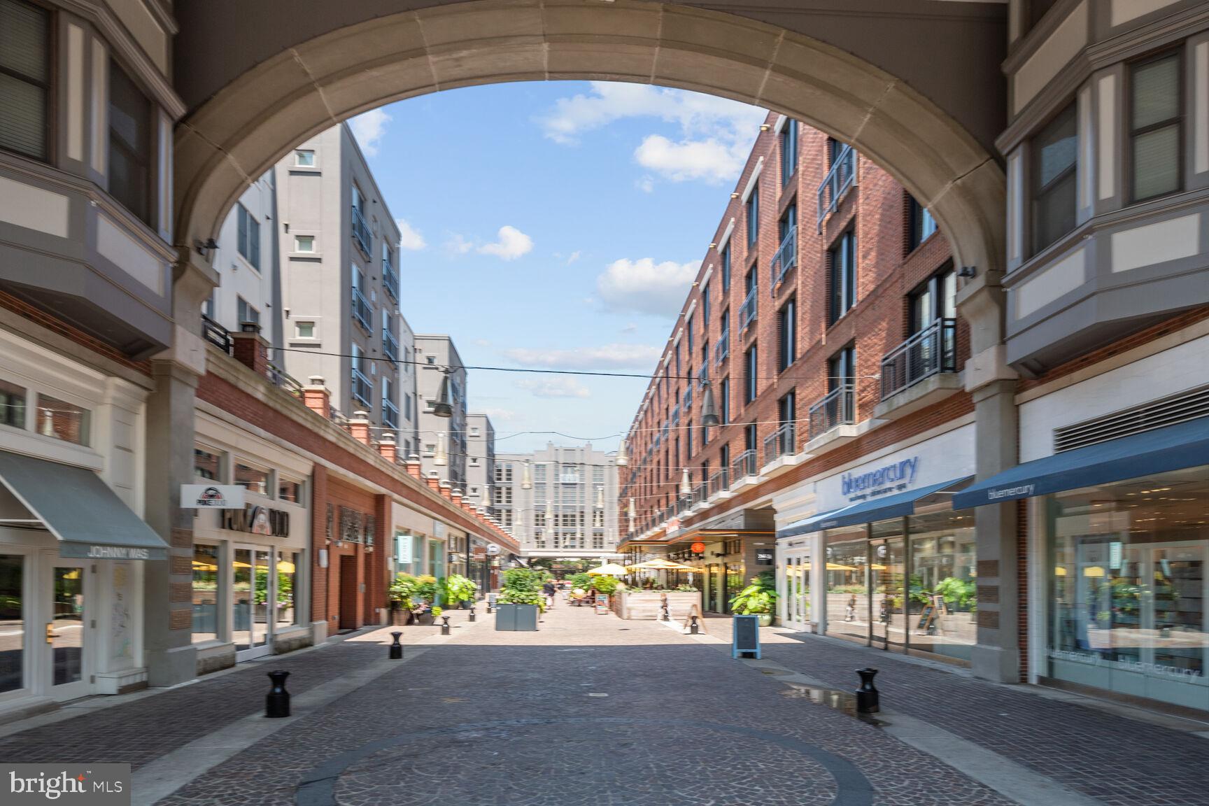 RIVIERA OF CHEVY CHASE - Land