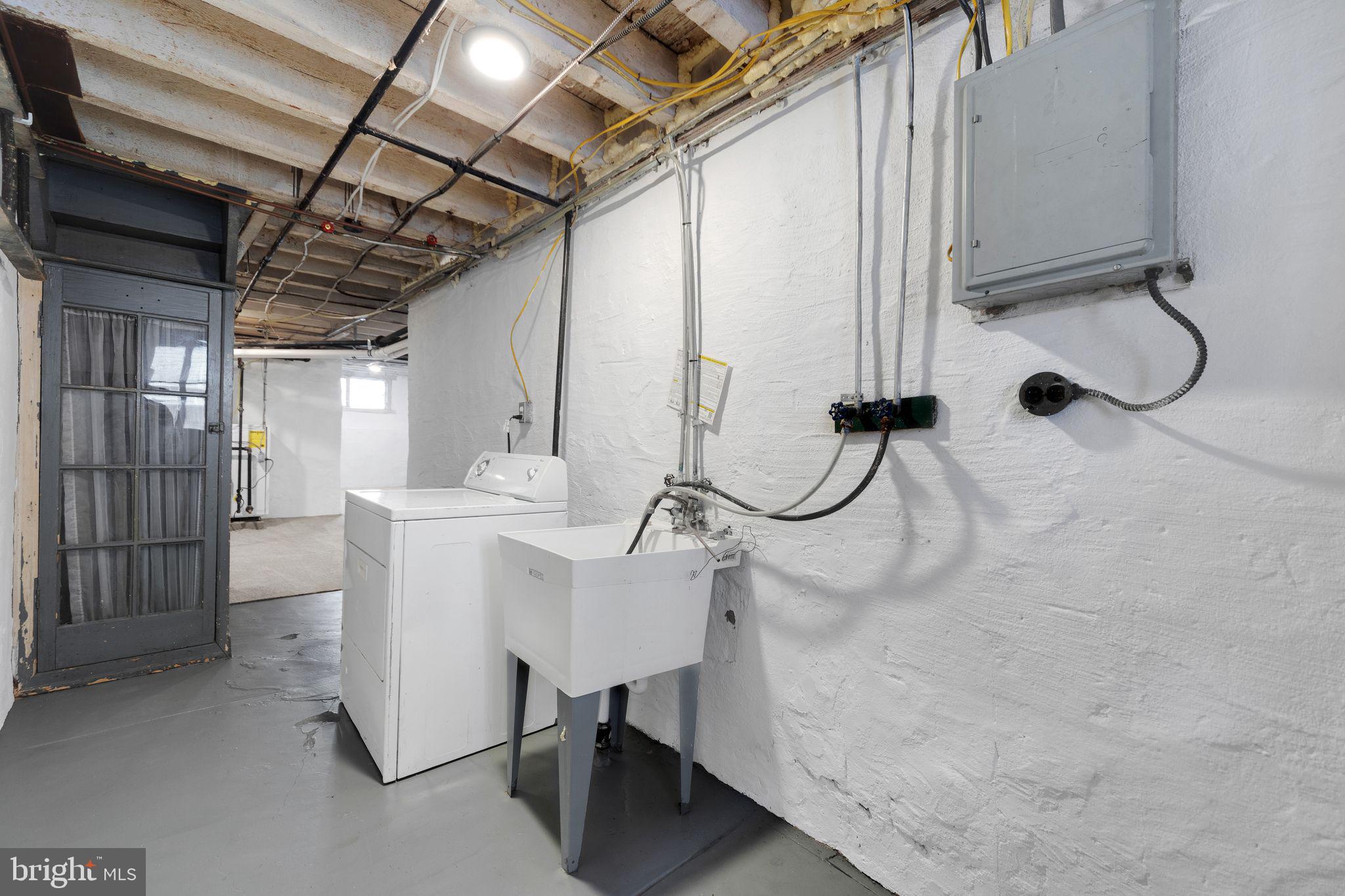 PHILADELPHIA (SOUTHWEST) - Residential