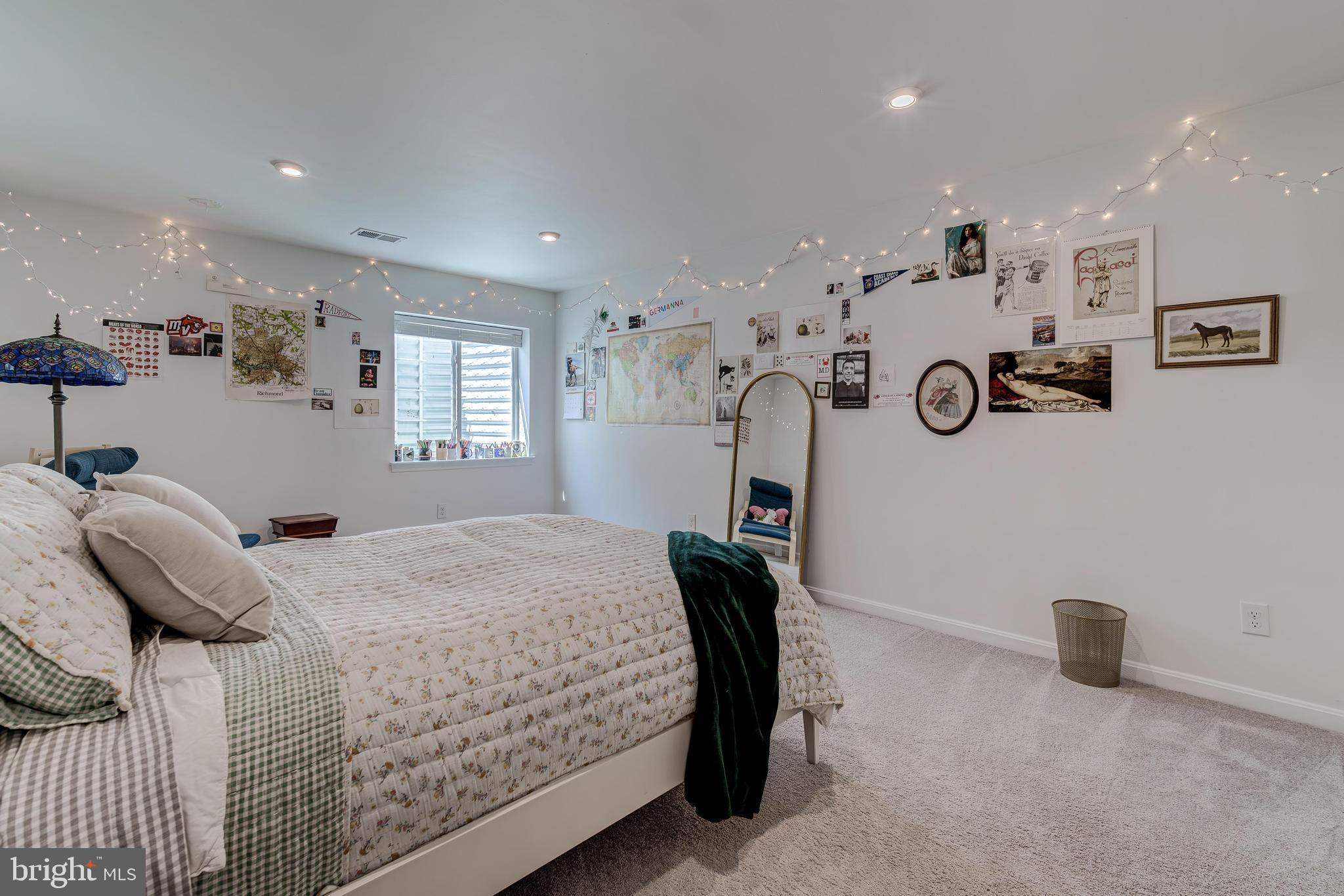 HAMPTON RUN - Residential