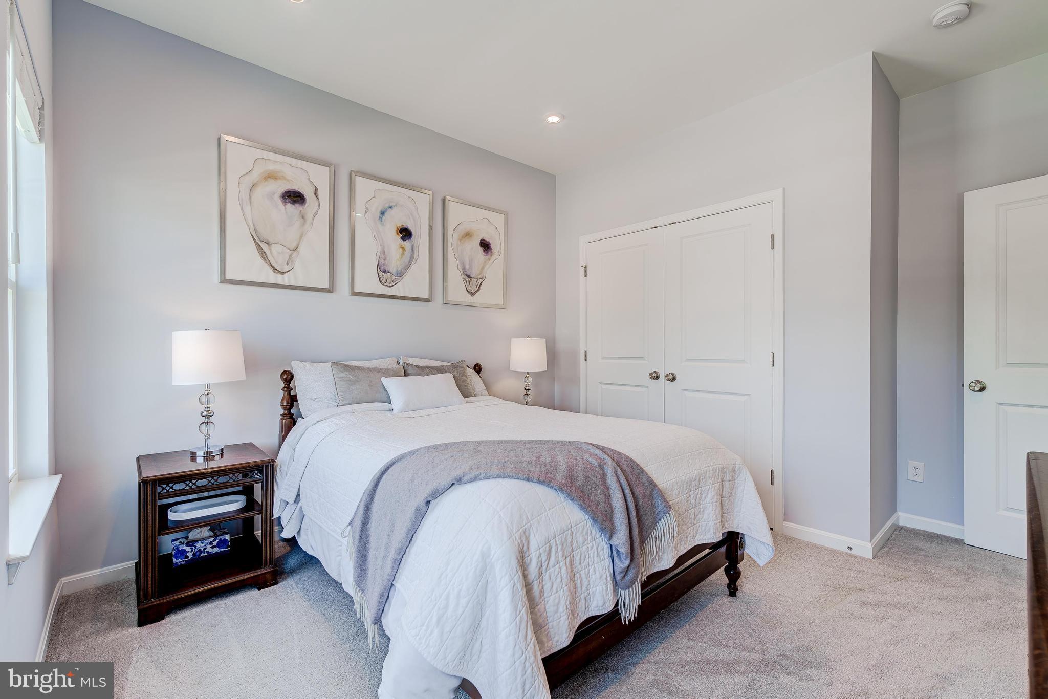 HAMPTON RUN - Residential