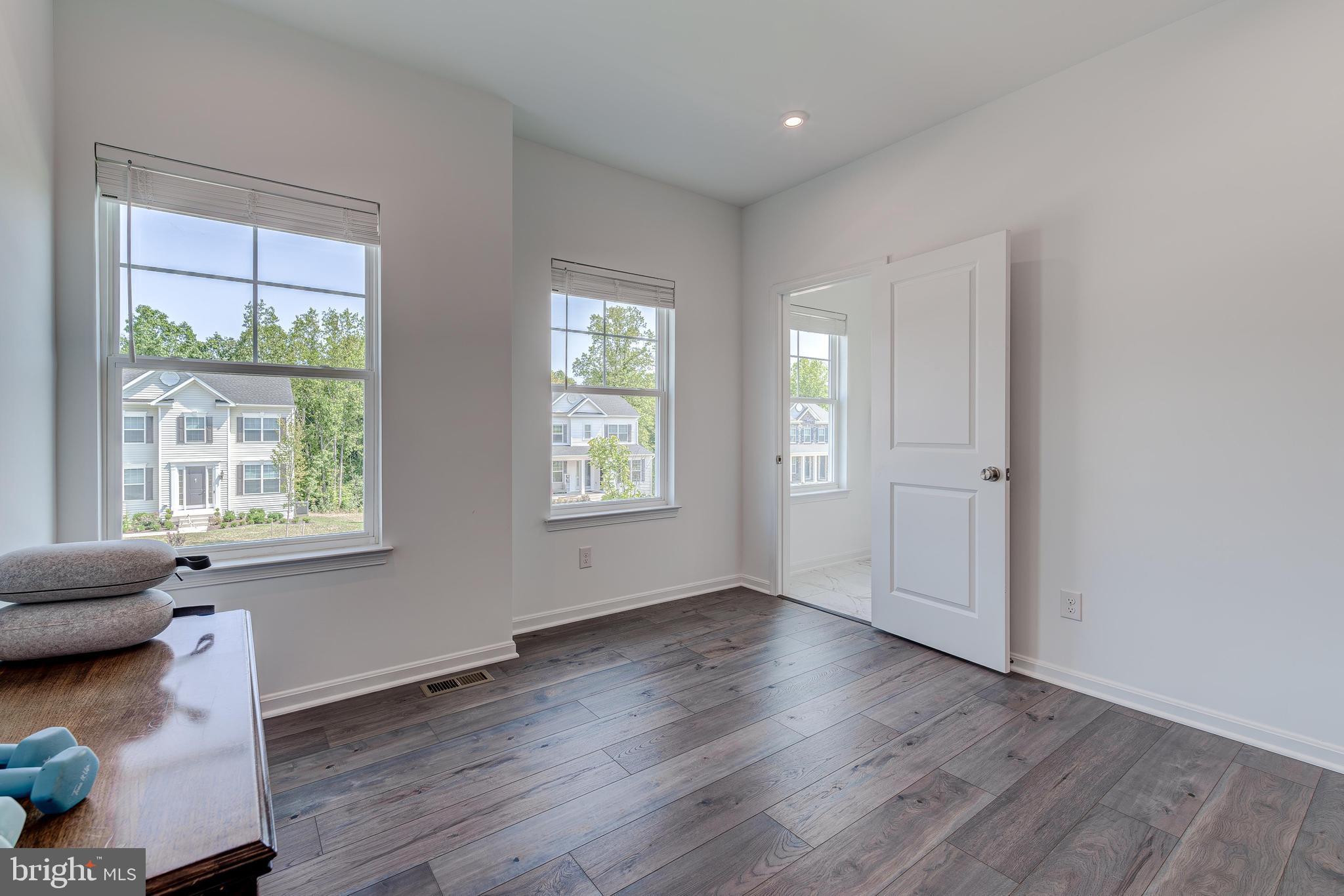 HAMPTON RUN - Residential