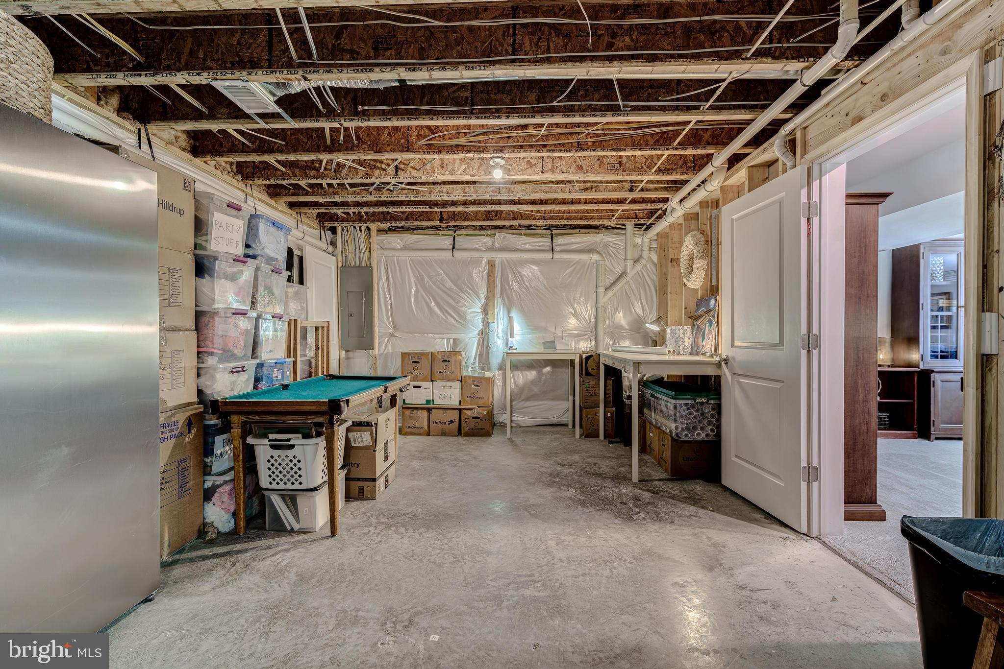 HAMPTON RUN - Residential