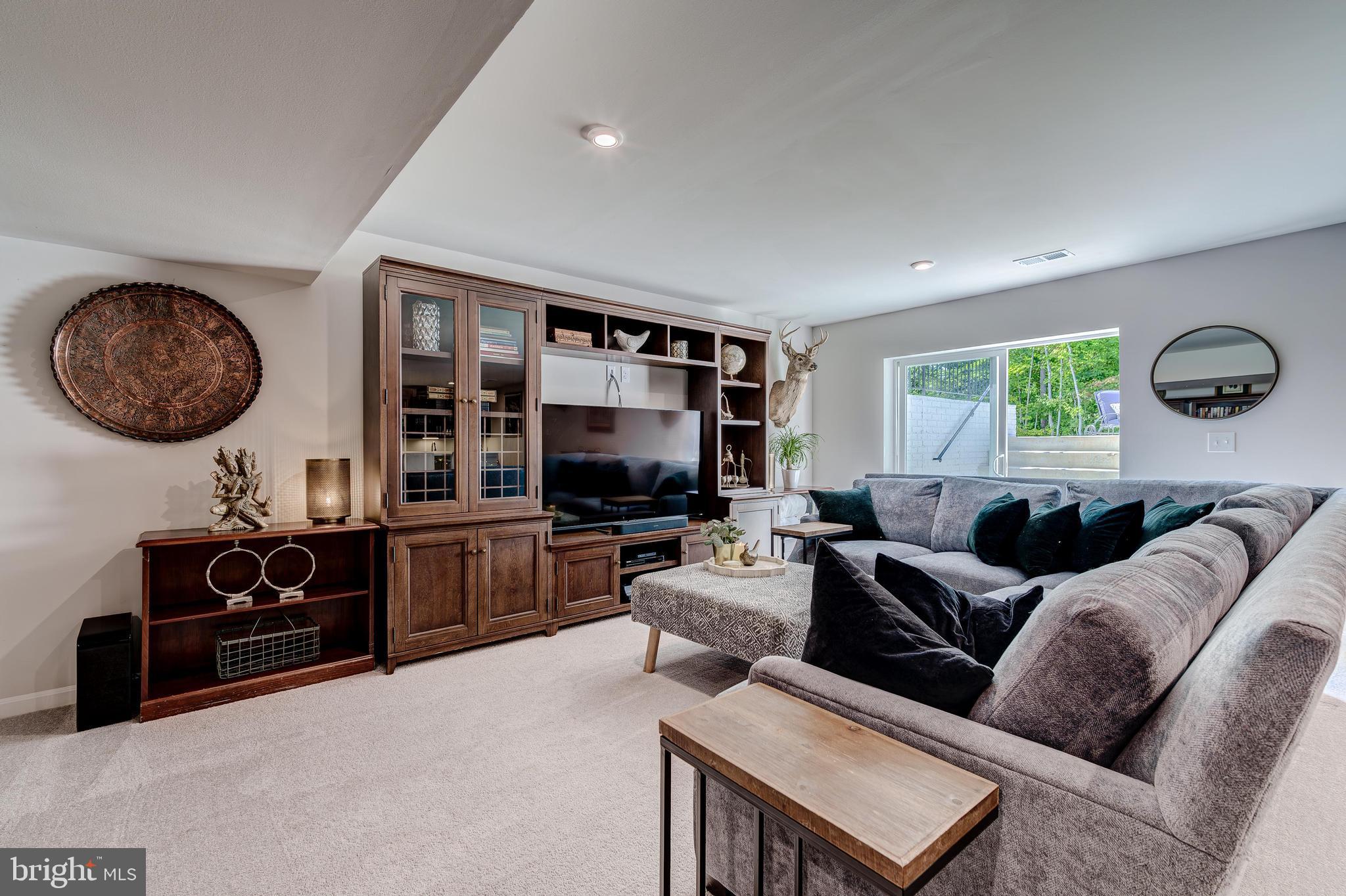 HAMPTON RUN - Residential