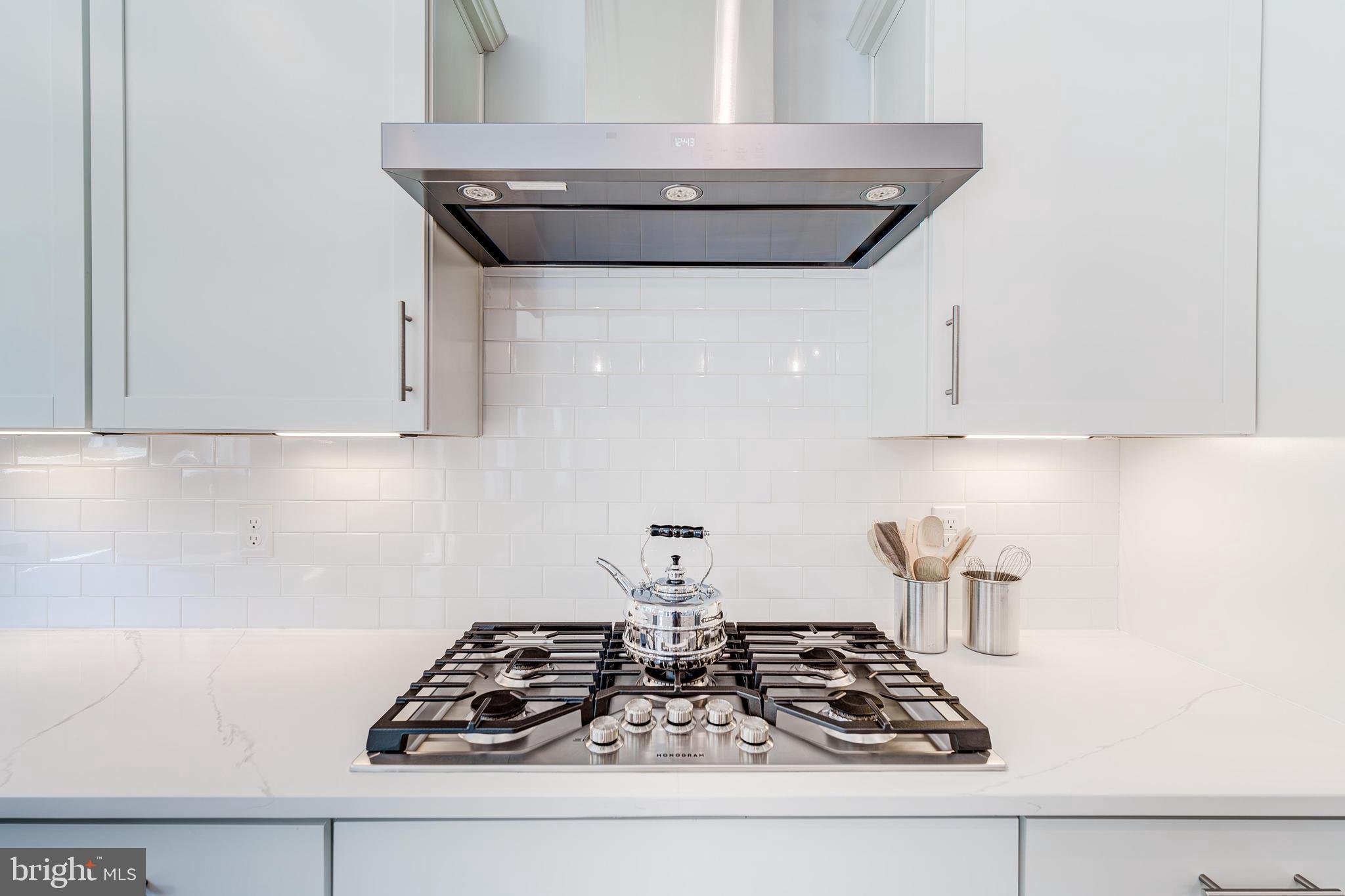 HAMPTON RUN - Residential