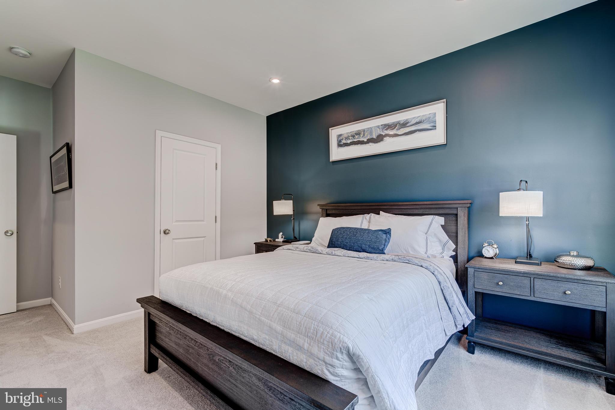 HAMPTON RUN - Residential