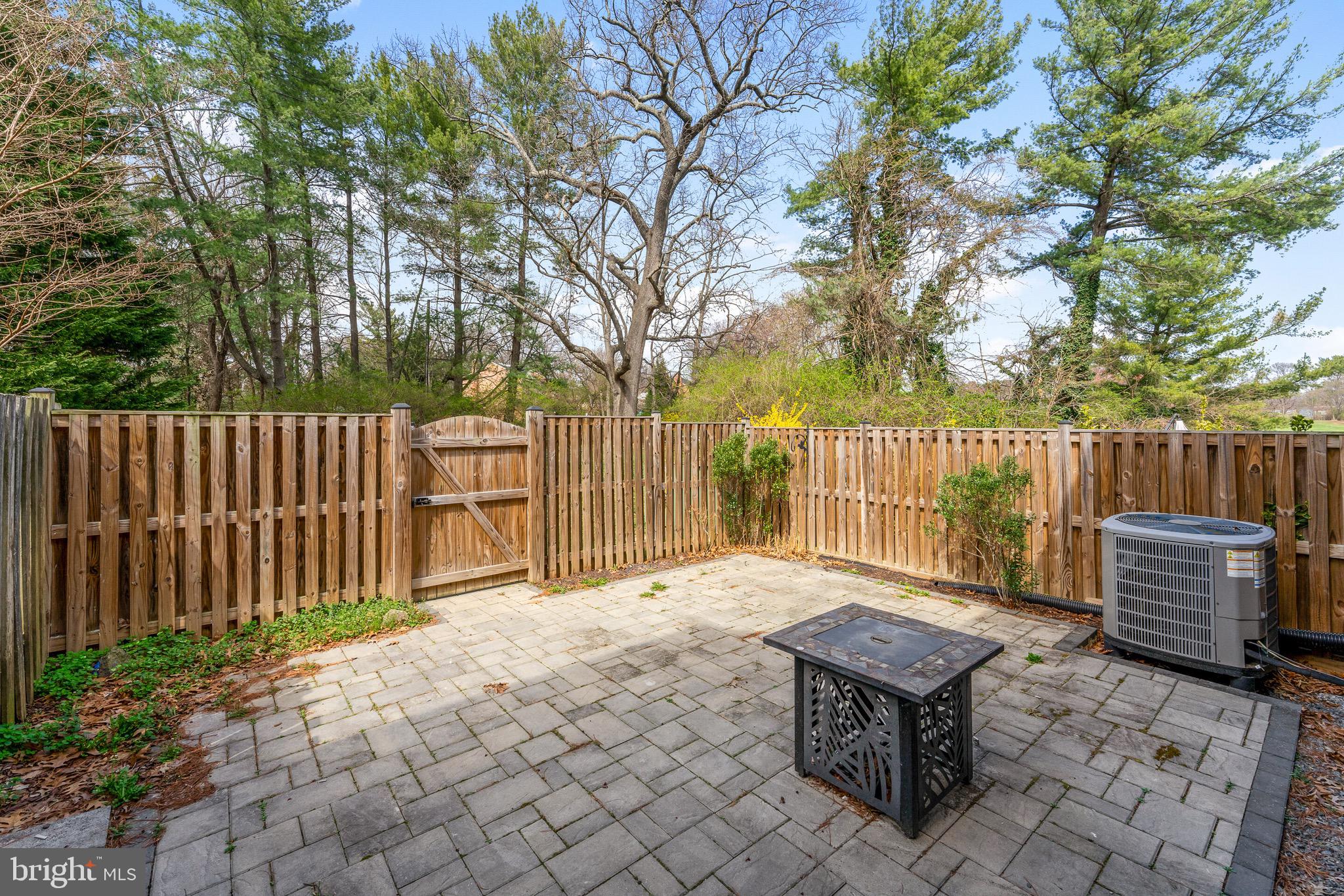 RESTON - Residential Lease