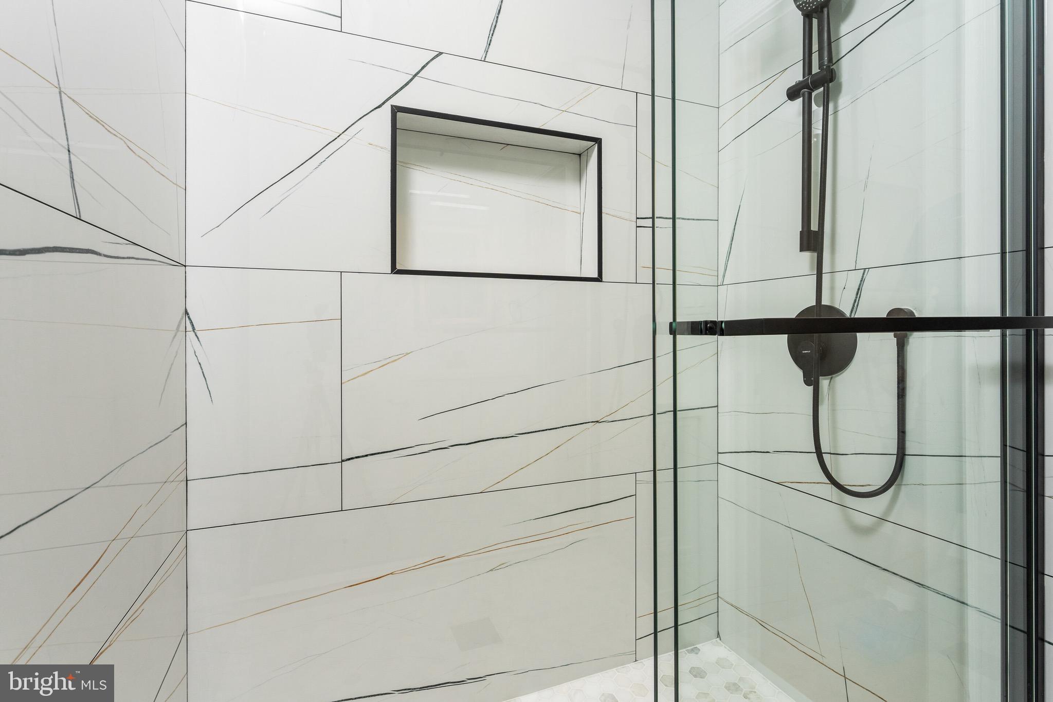 RESTON - Residential Lease