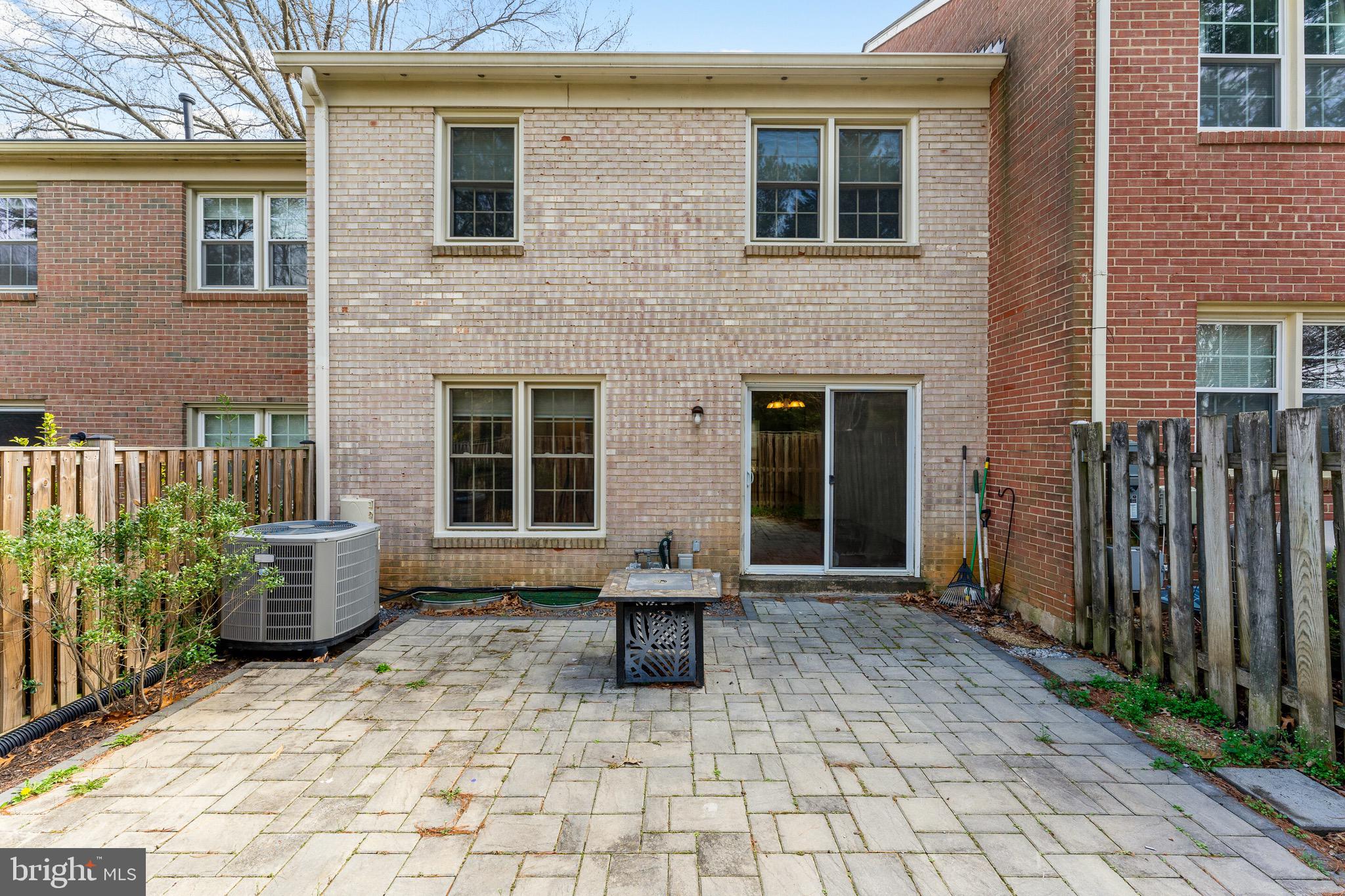 RESTON - Residential Lease