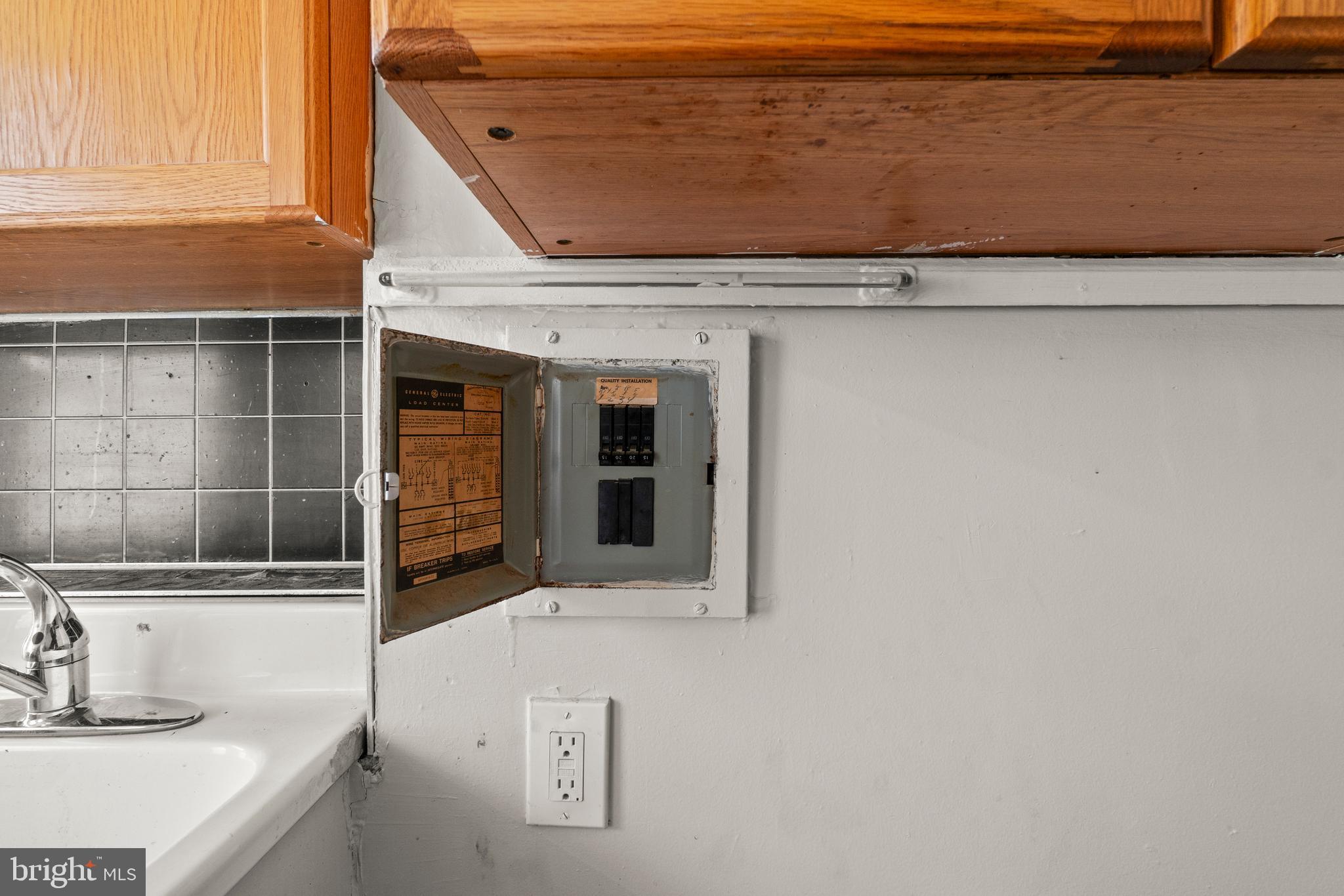 CHARLES VILLAGE - Residential Income