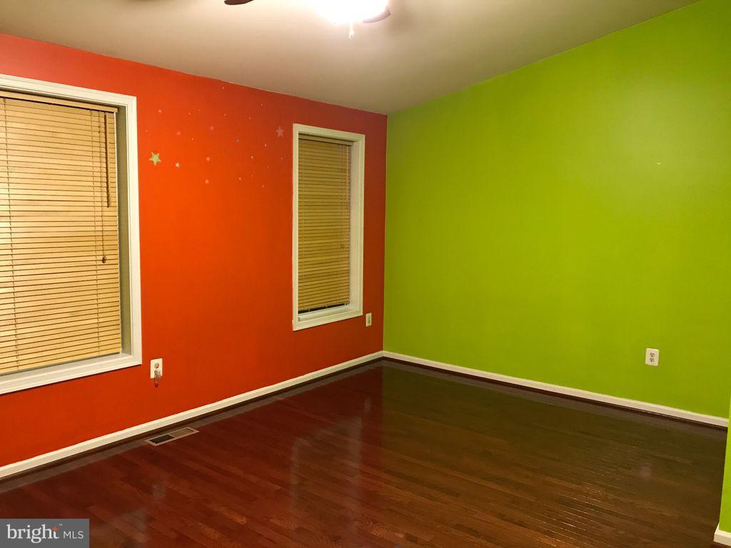 LOUDOUN VALLEY ESTATES 2 - Residential Lease