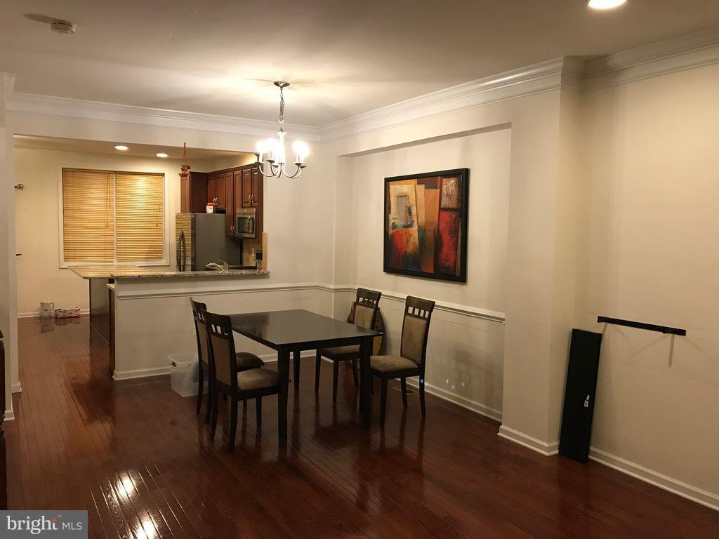 LOUDOUN VALLEY ESTATES 2 - Residential Lease