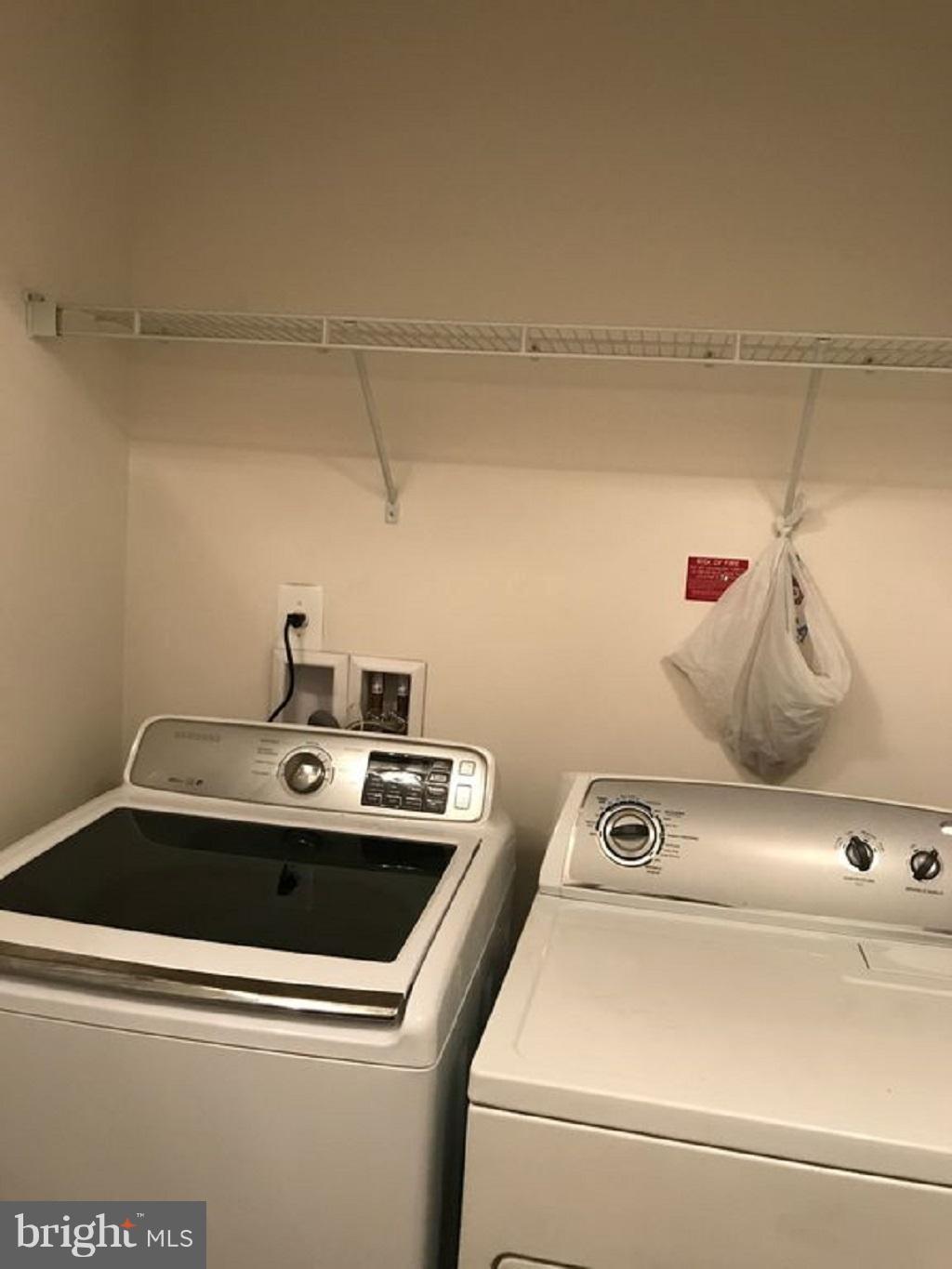 LOUDOUN VALLEY ESTATES 2 - Residential Lease