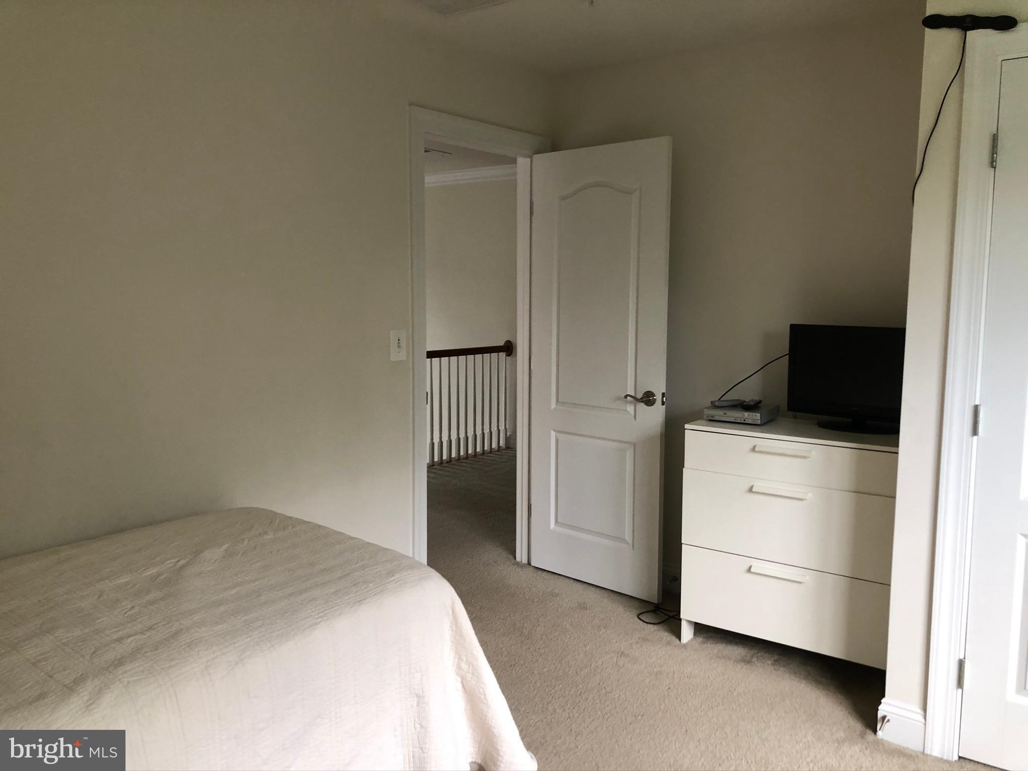 TURNBURY RUN AT ZEBRON - Residential Lease