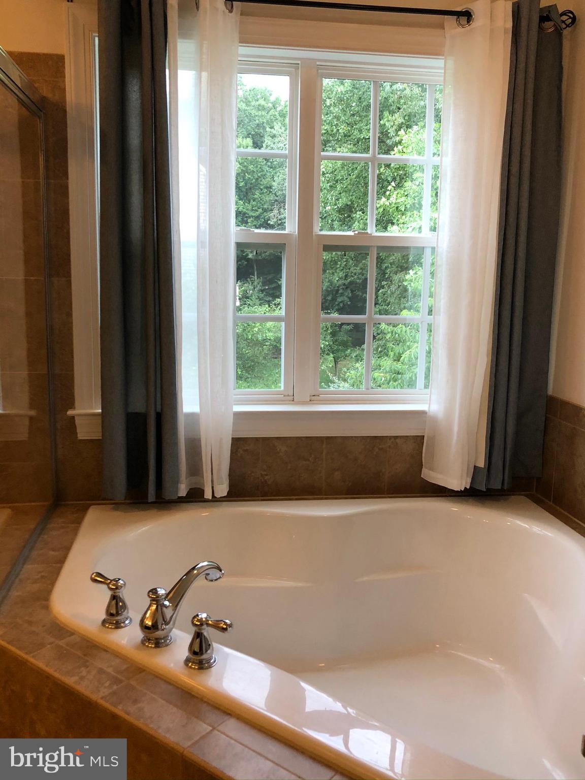 TURNBURY RUN AT ZEBRON - Residential Lease