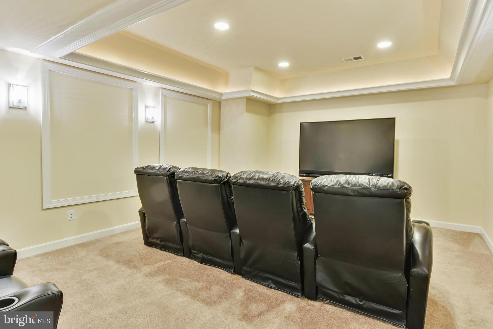 RIVER FALLS - Residential