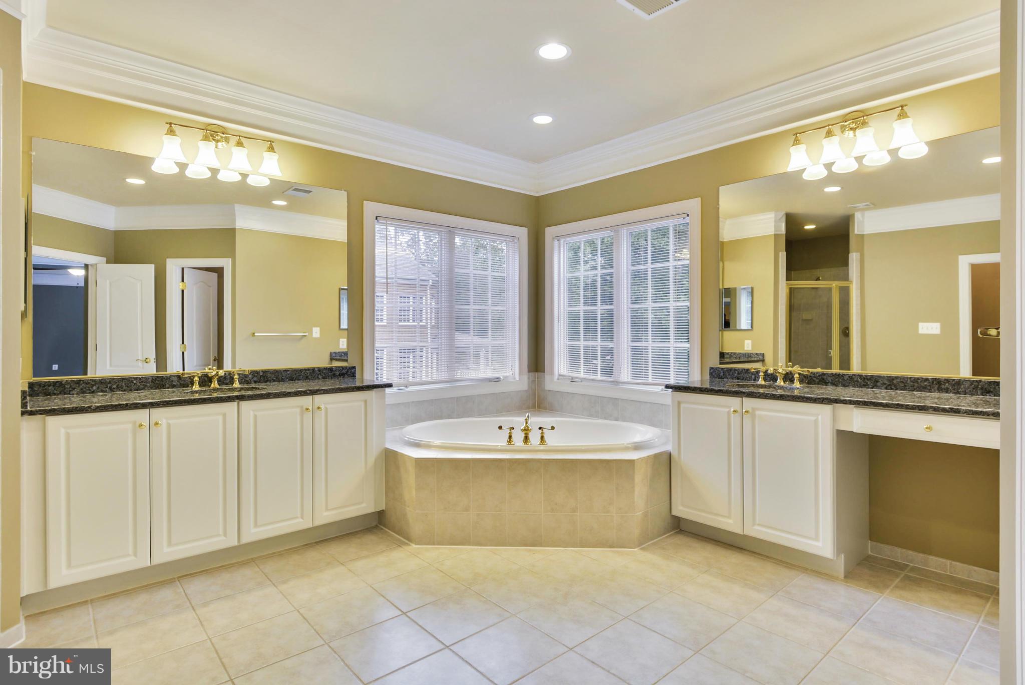 RIVER FALLS - Residential