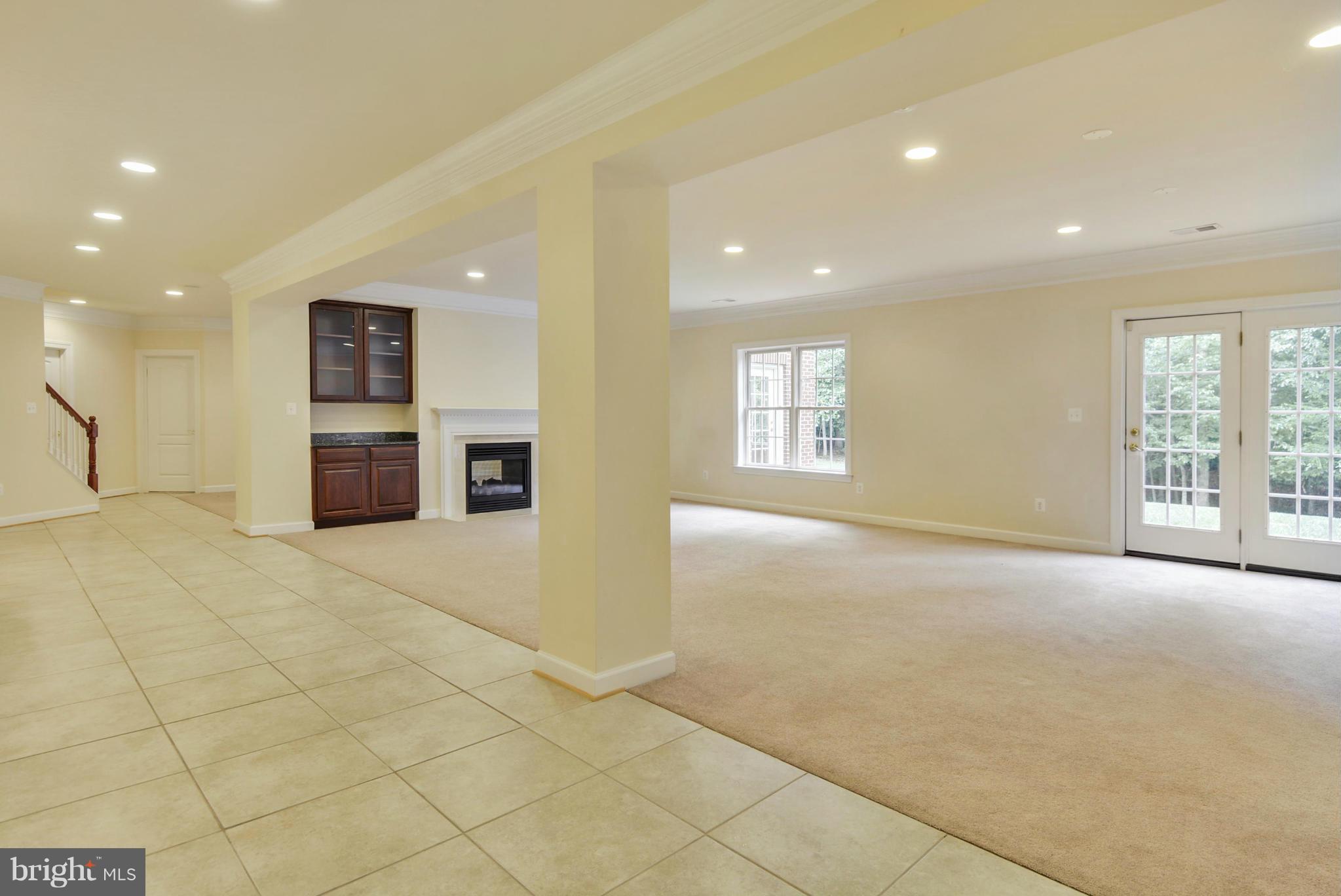 RIVER FALLS - Residential