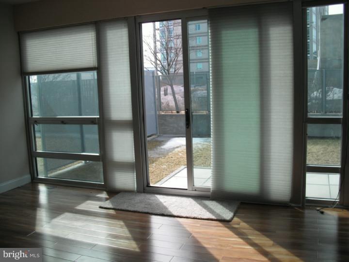 WATERFRONT SQUARE - Residential