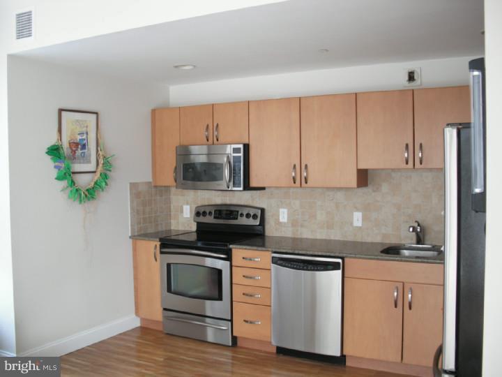 WATERFRONT SQUARE - Residential
