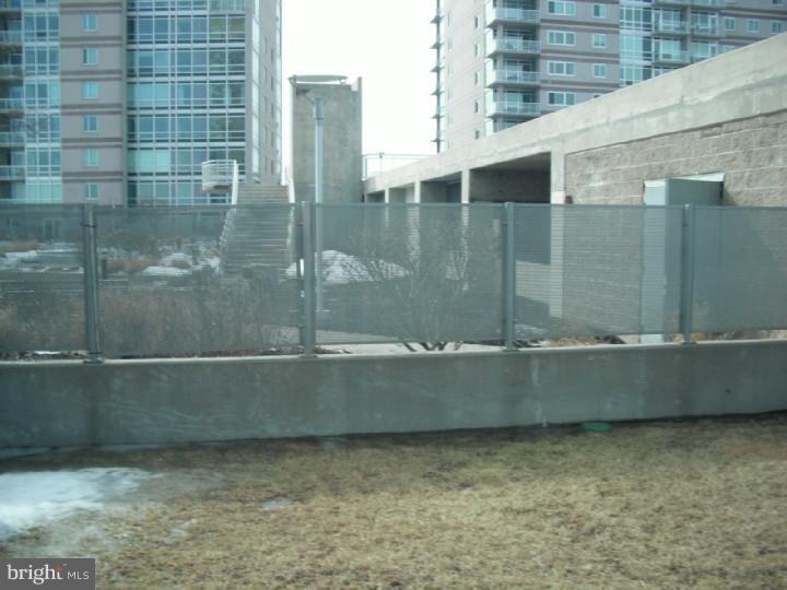 WATERFRONT SQUARE - Residential
