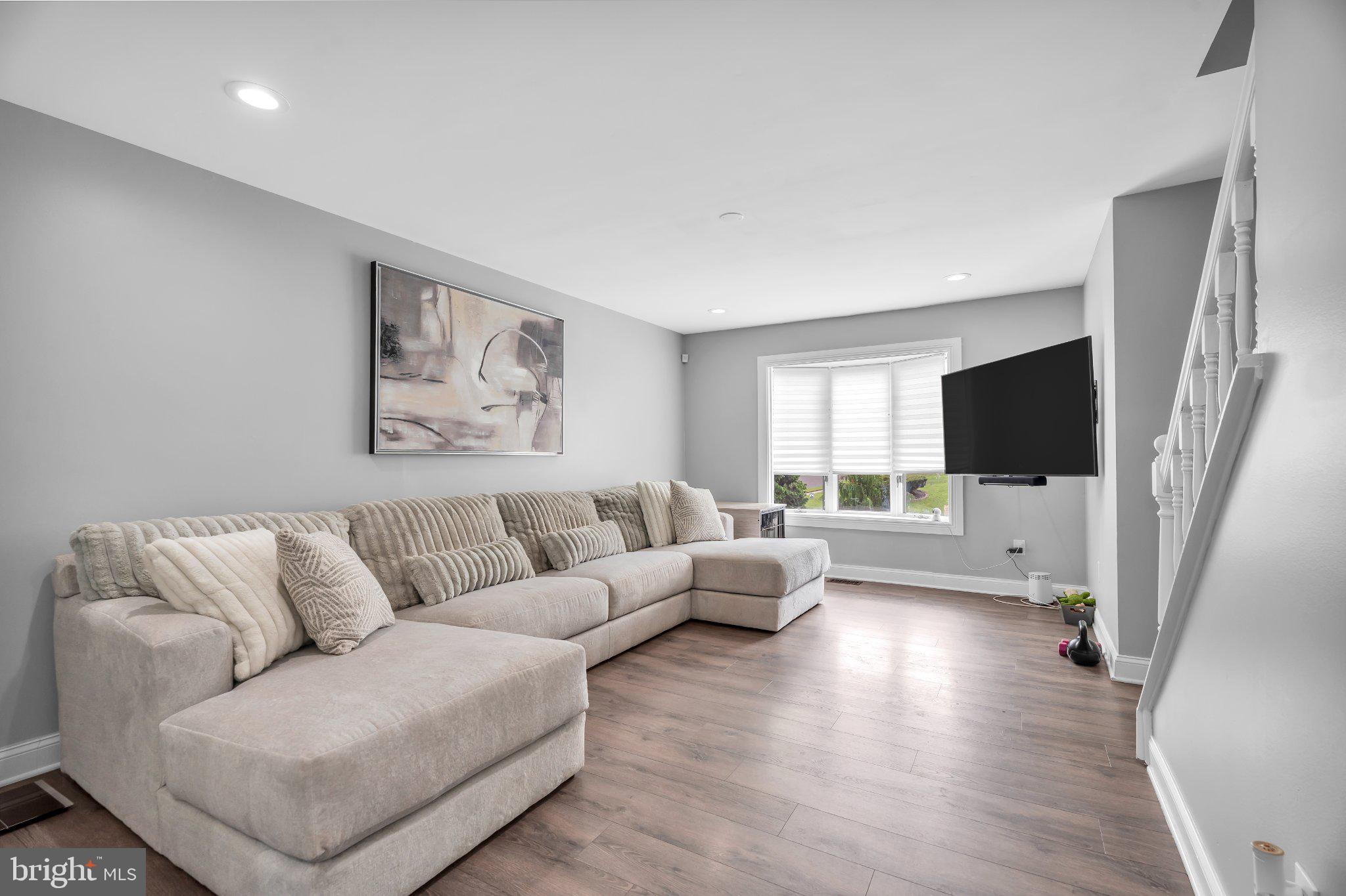 33 BERWICK LANE