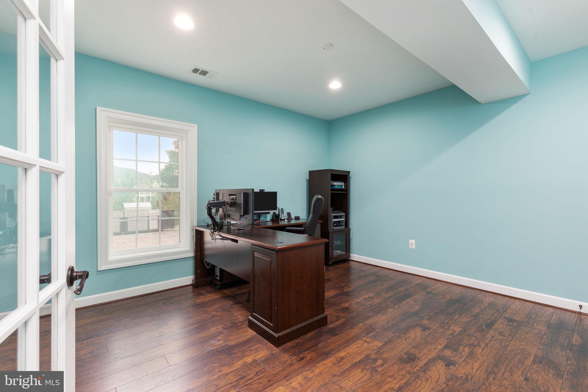 MARBURY - Residential