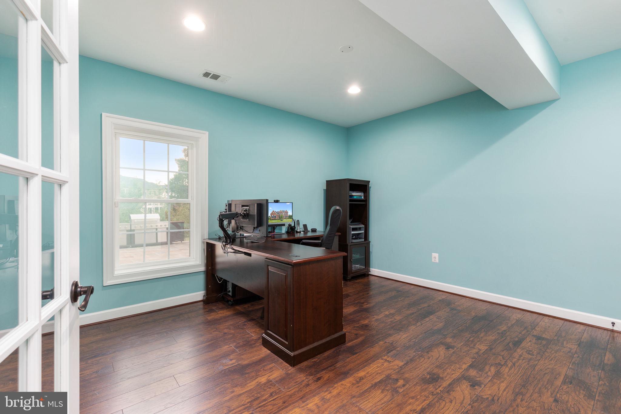 MARBURY - Residential