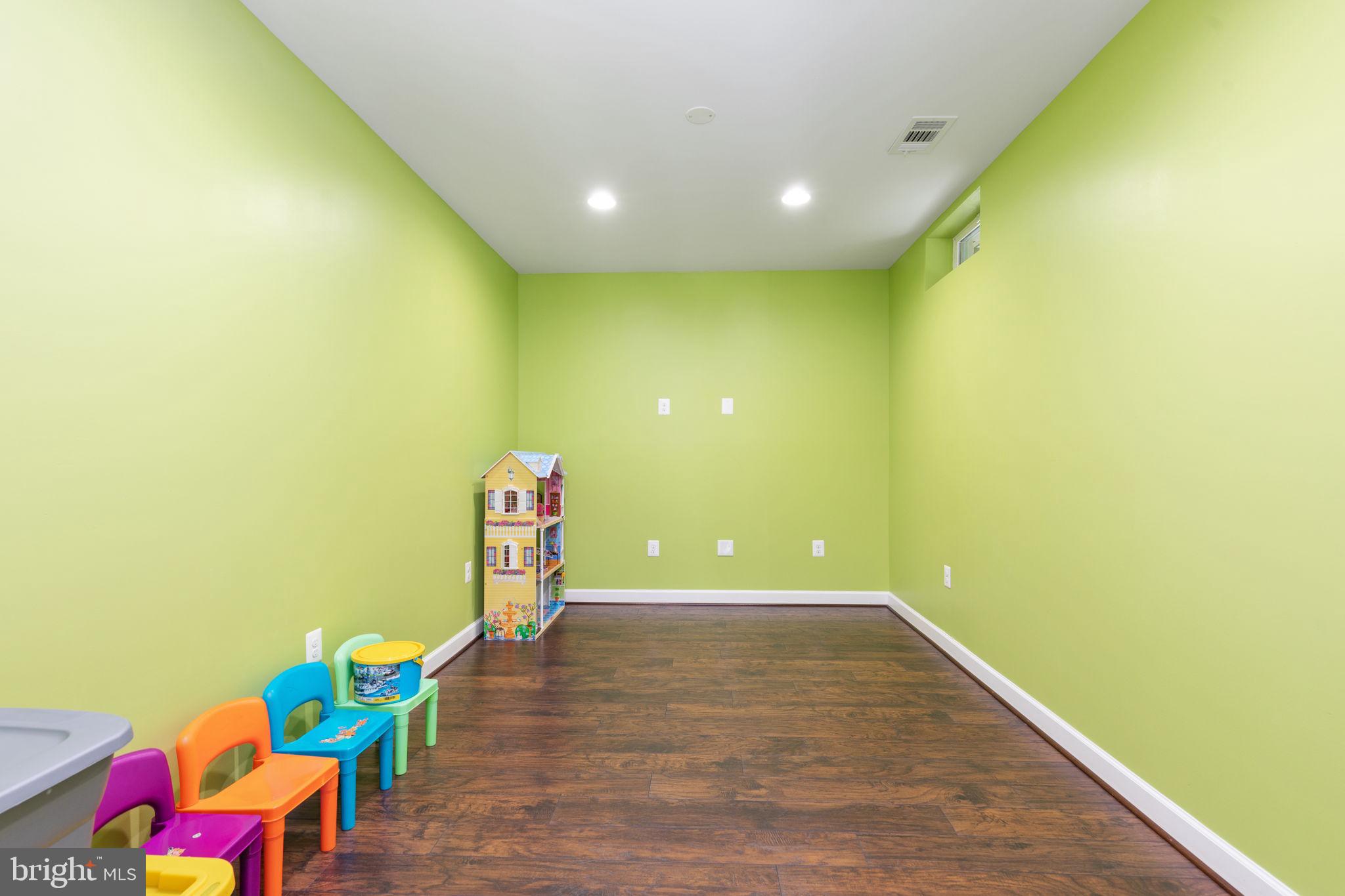 MARBURY - Residential