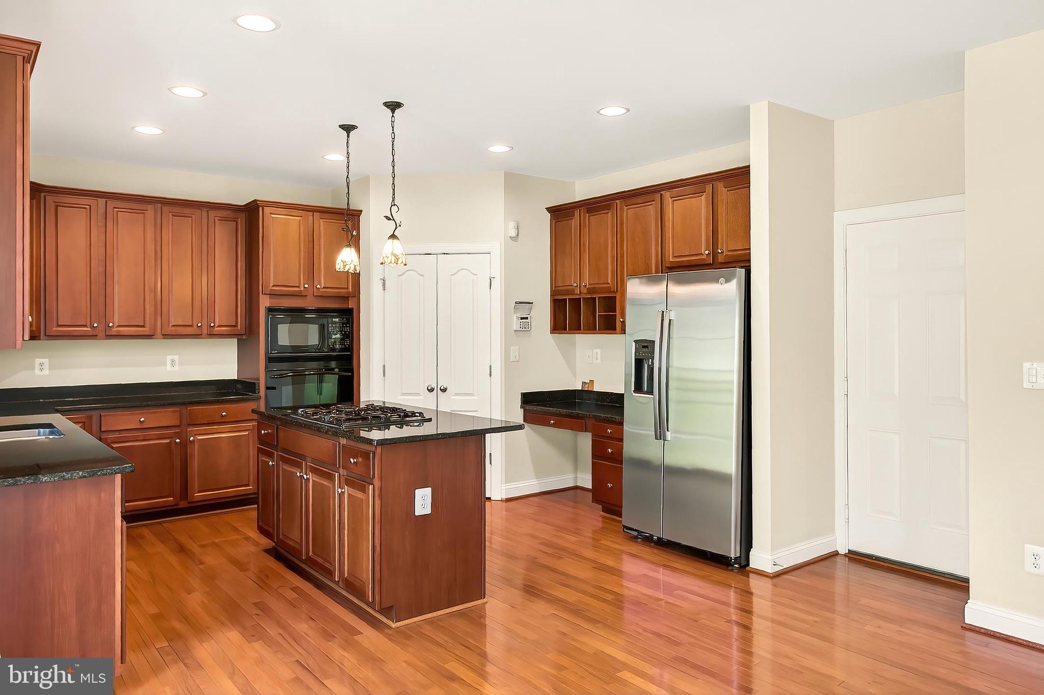 CARDINAL POINTE - Residential