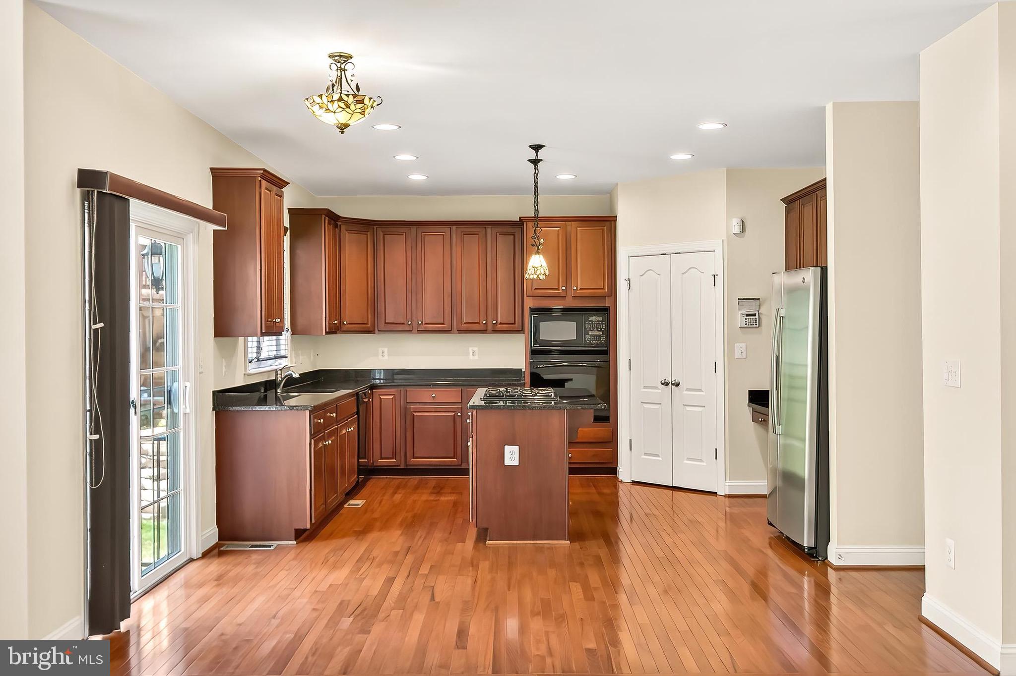 CARDINAL POINTE - Residential