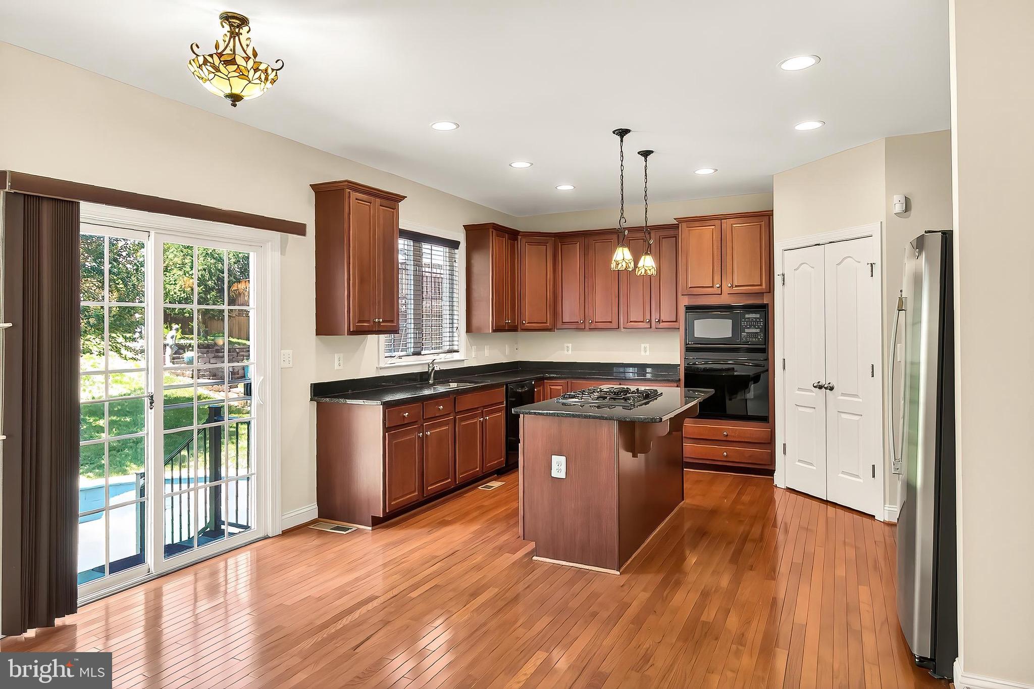 CARDINAL POINTE - Residential