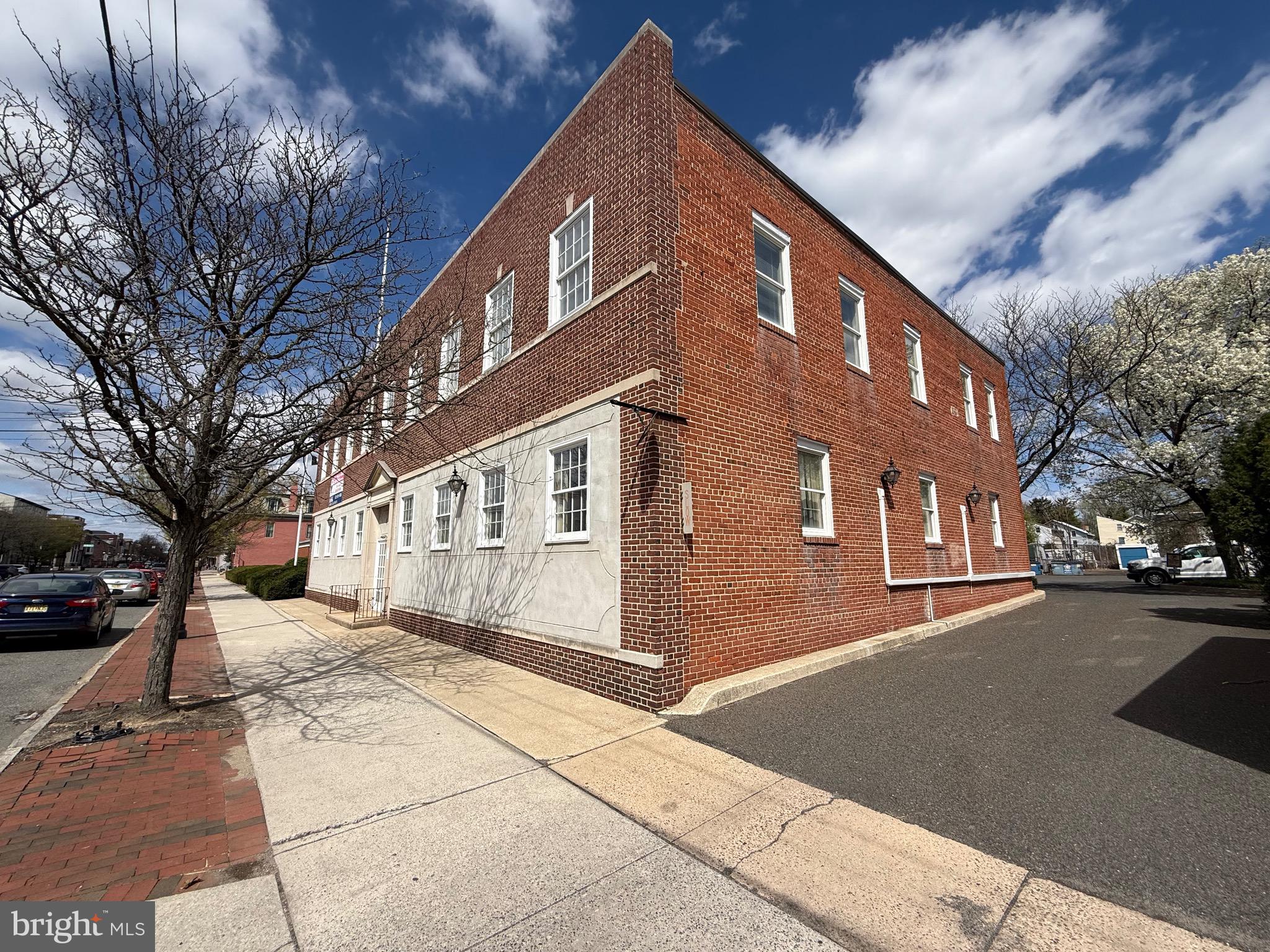 437 HIGH STREET