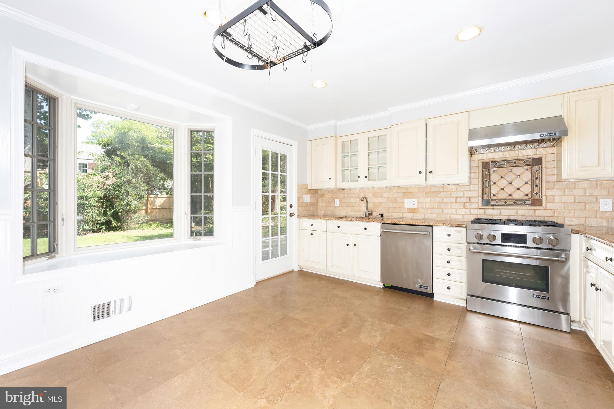 SUMNER - Residential Lease