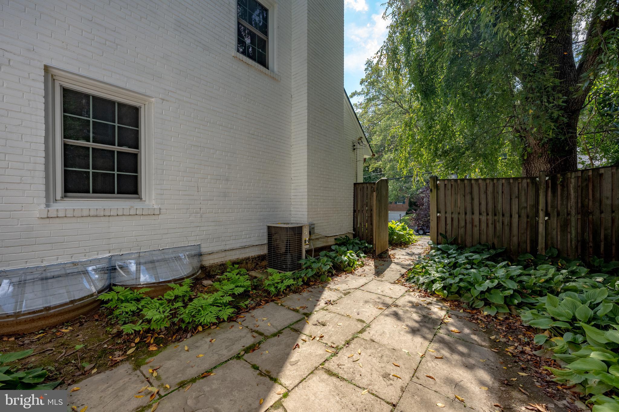 SUMNER - Residential Lease