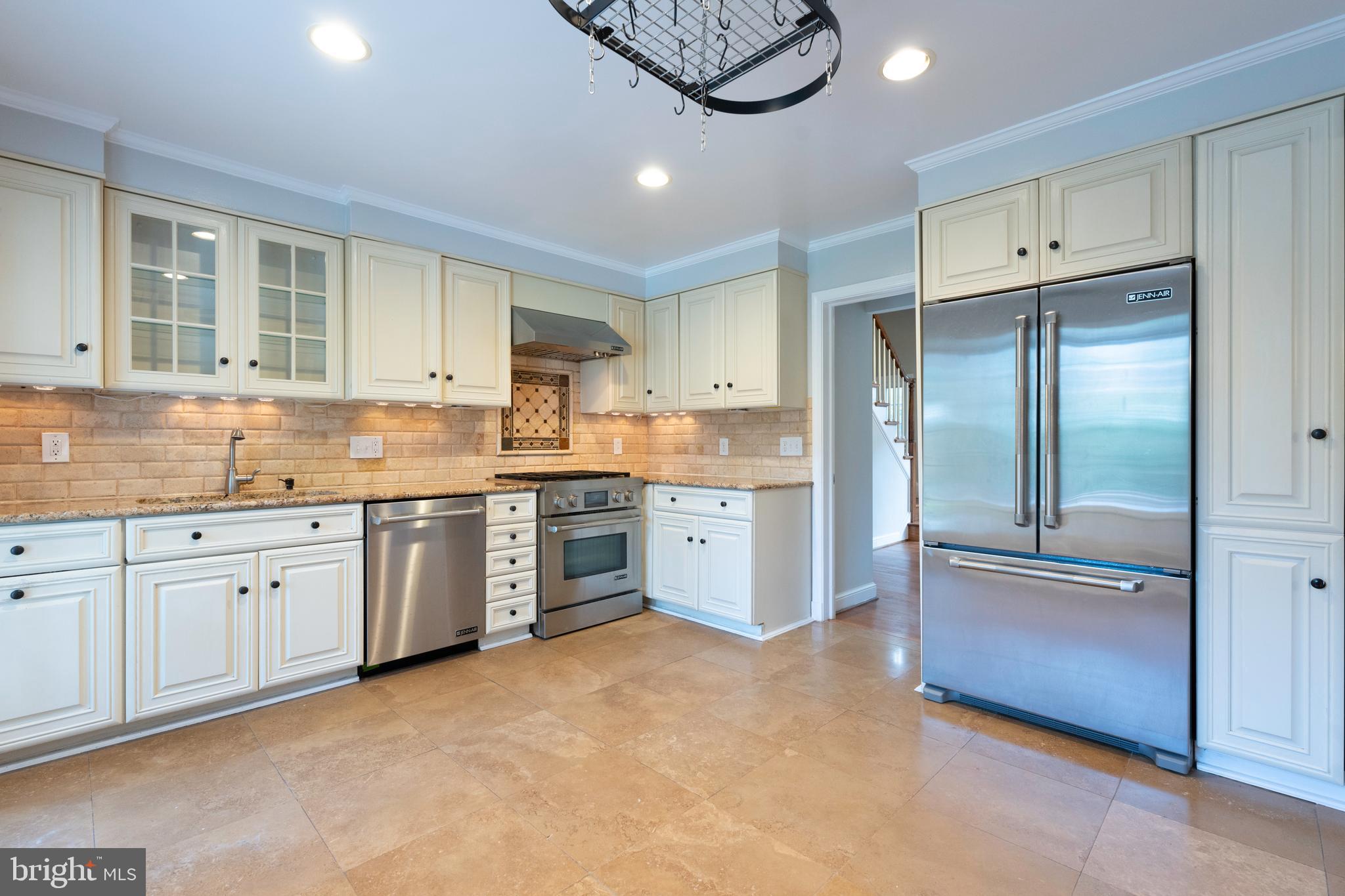 SUMNER - Residential Lease