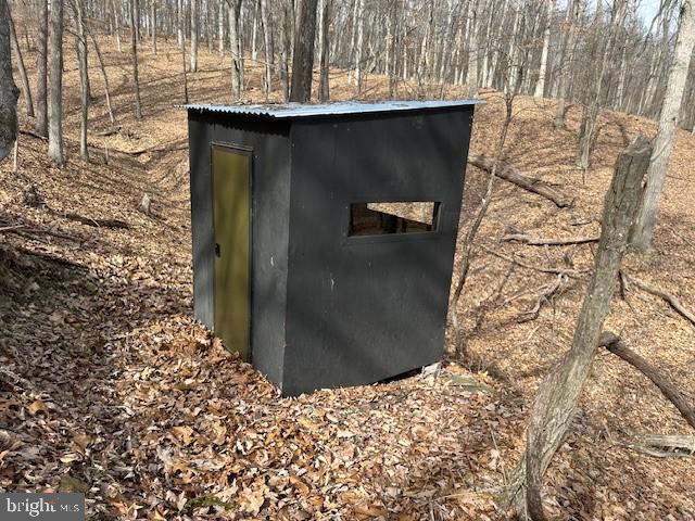 CABIN ON THE MOUNTAIN - Land