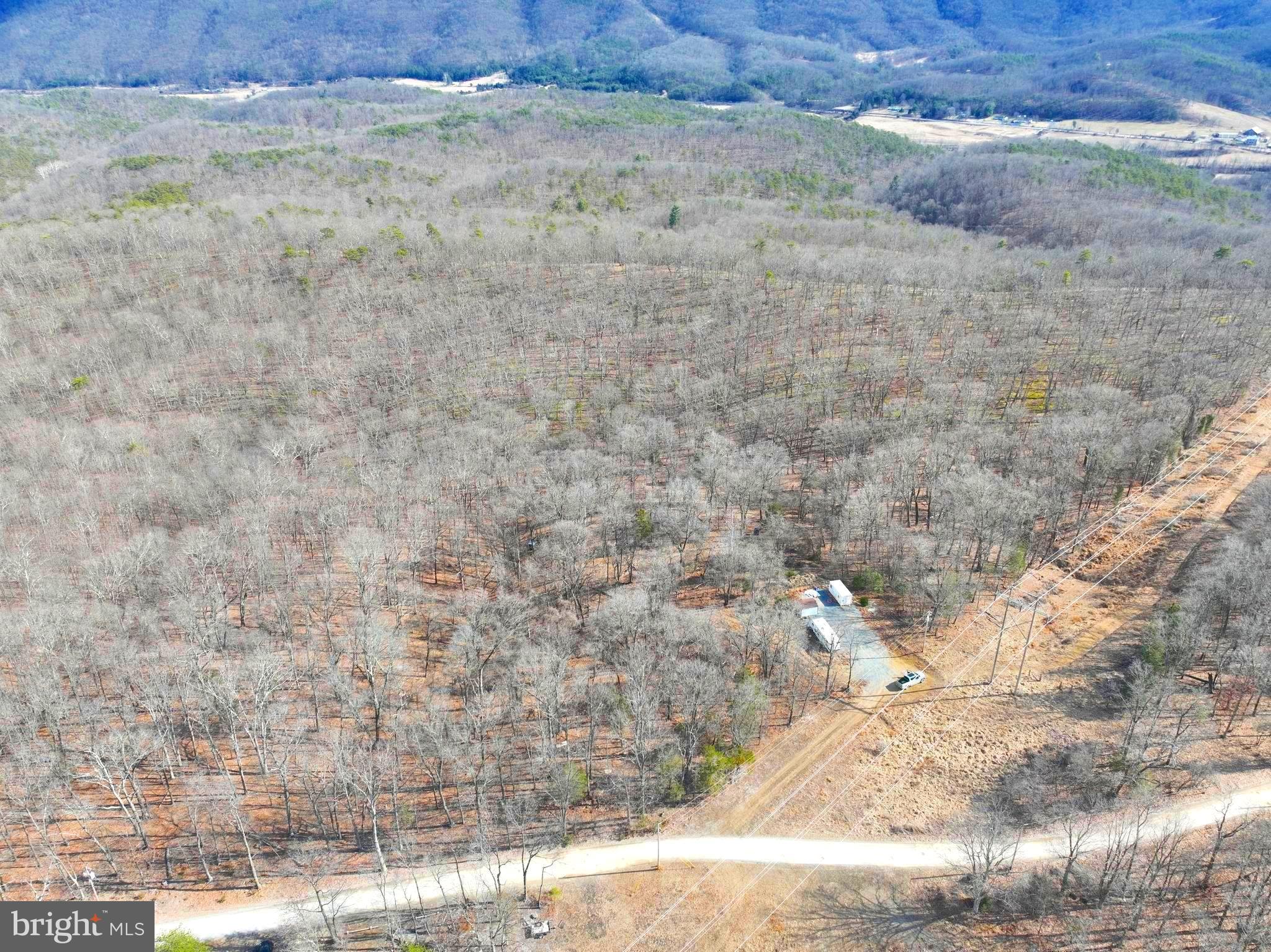 CABIN ON THE MOUNTAIN - Land