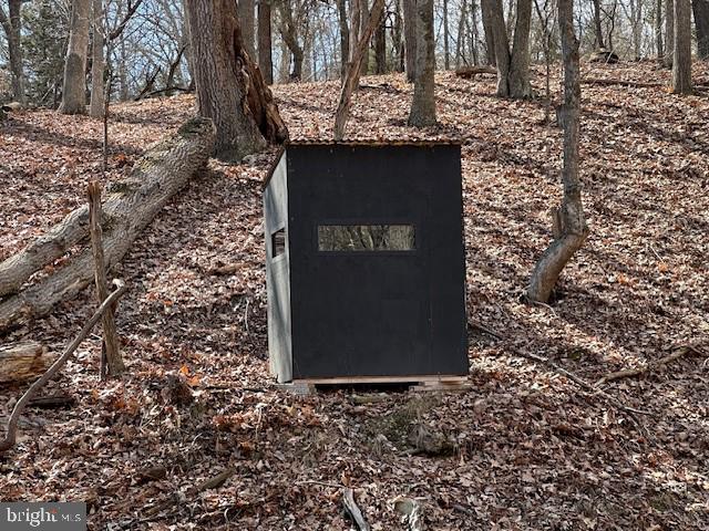 CABIN ON THE MOUNTAIN - Land