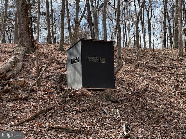 CABIN ON THE MOUNTAIN - Land