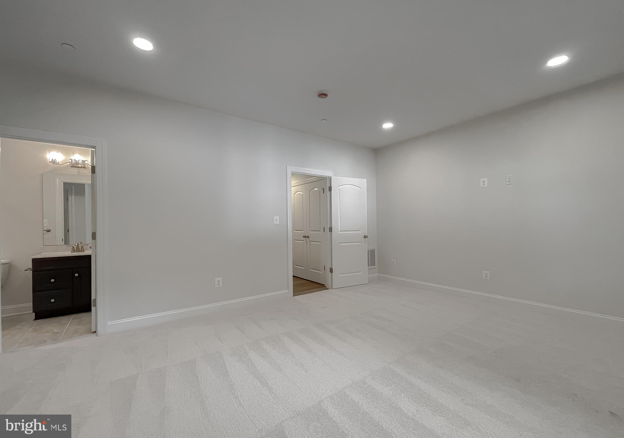 MEADOWS AT TOWN RUN II - Residential