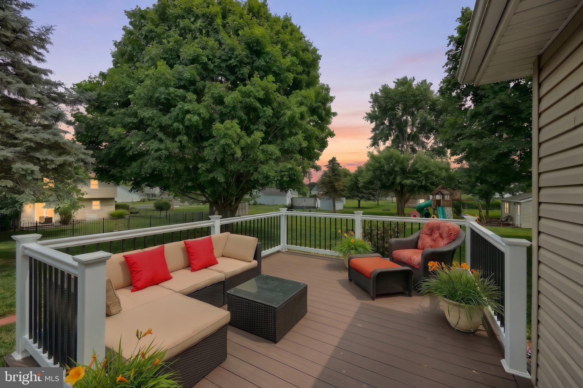 25 FIELDCREST DRIVE