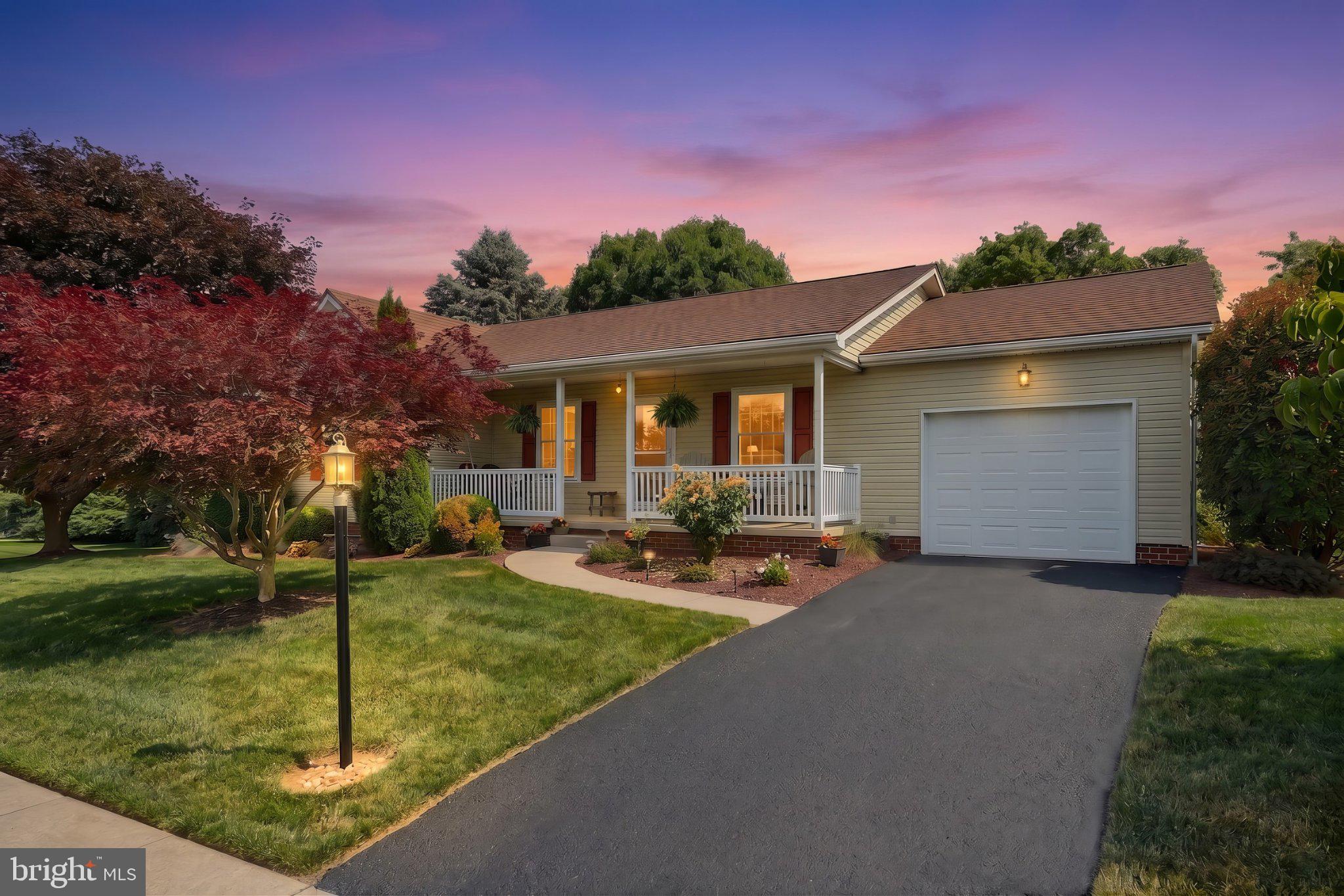 25 FIELDCREST DRIVE
