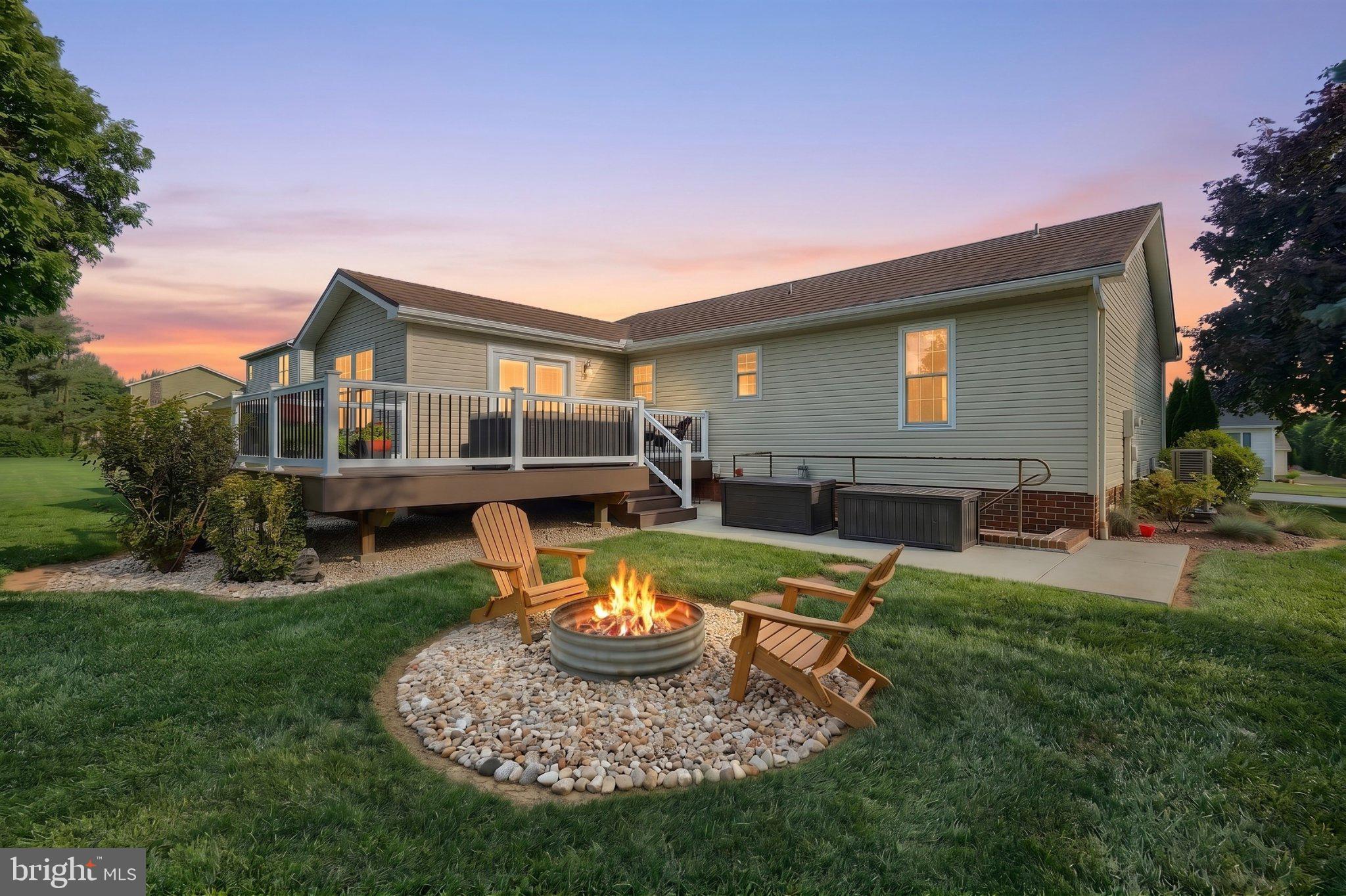 25 FIELDCREST DRIVE