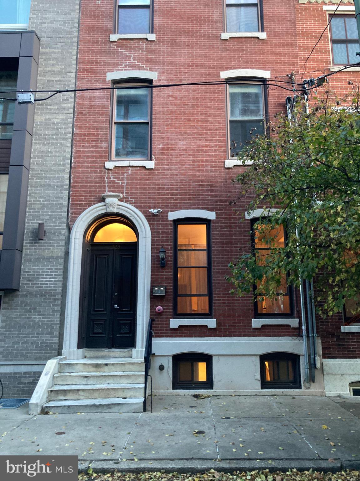 *** Price improvement *** for this old world charm building with modern finished condo that contain 1 bed, 1 bath, private basement and with a ROOF DECK with fantastic center city skyline views!
This is the biggest condo in the building, featuring a living room, a bathroom and a bedroom all with high ceilings on the first floor. Take the stairs that leading to the fully finished, sunny, and large basement with the full high-end eat-in kitchen featuring shaker style white cabinets, quartz countertops, and packed with full stainless steel appliances and a stackable washer and dryer. Right next to the kitchen, you will also find an additional large space that can be used as another living/family room or can even potentially be closed to be another bedroom.
Amazing location ! Residential quiet and clean block but still very close to all the action! Within a short walking distance to center city, great local restaurants, bars, shops and so much more! Easy street parking.
Don't wait and schedule your showing TODAY!