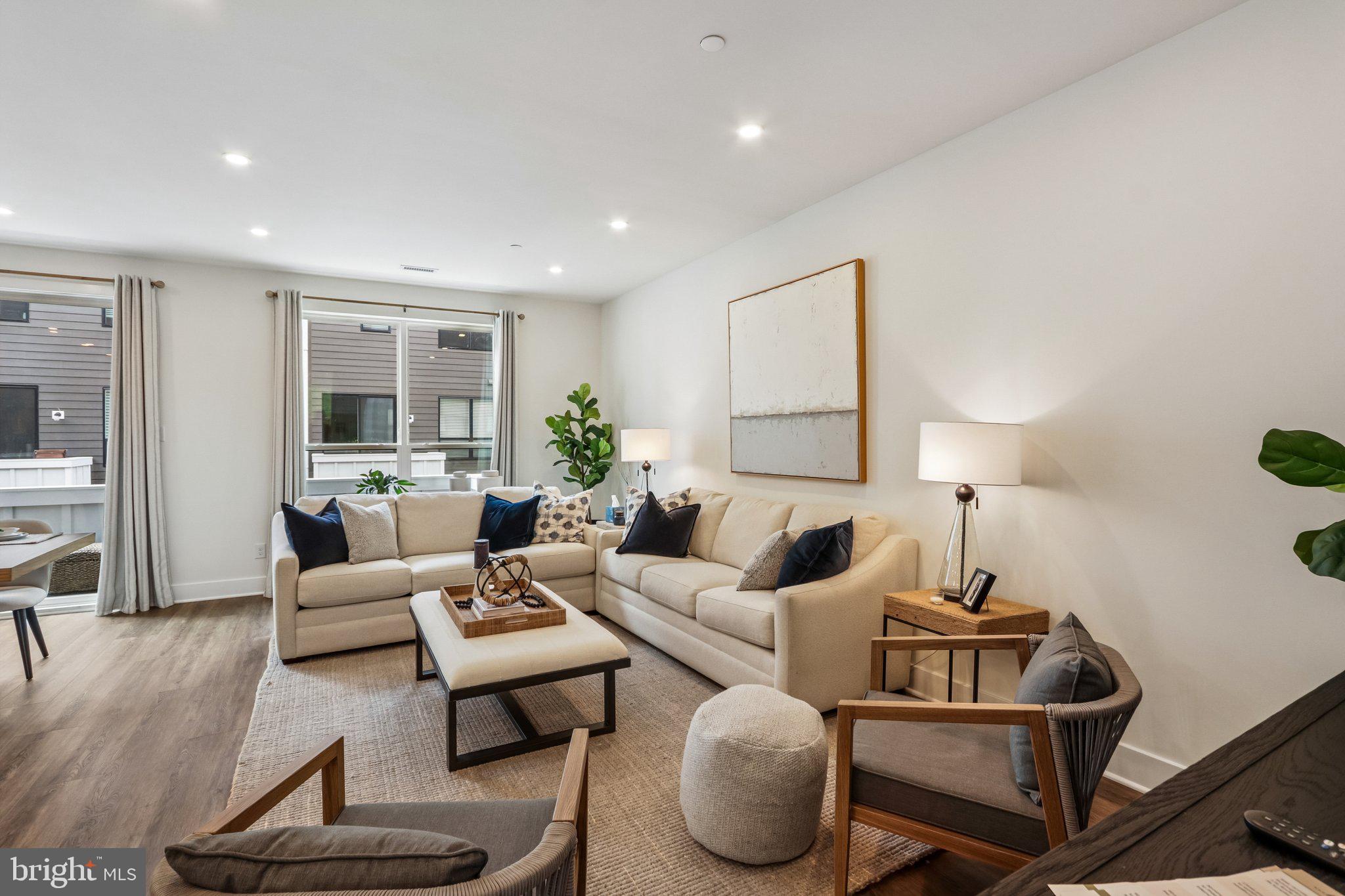 RIVER PLACE - Residential