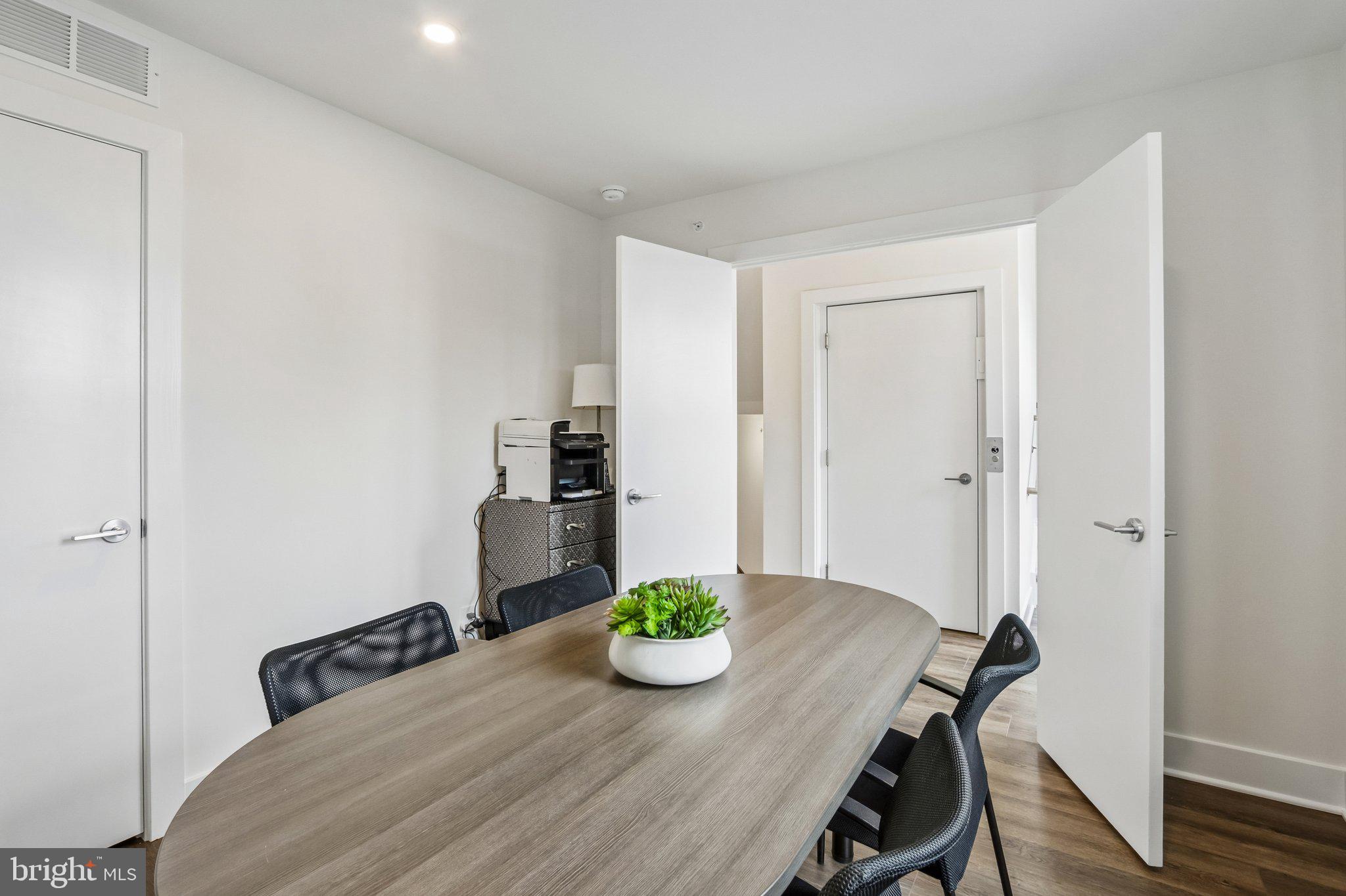 RIVER PLACE - Residential