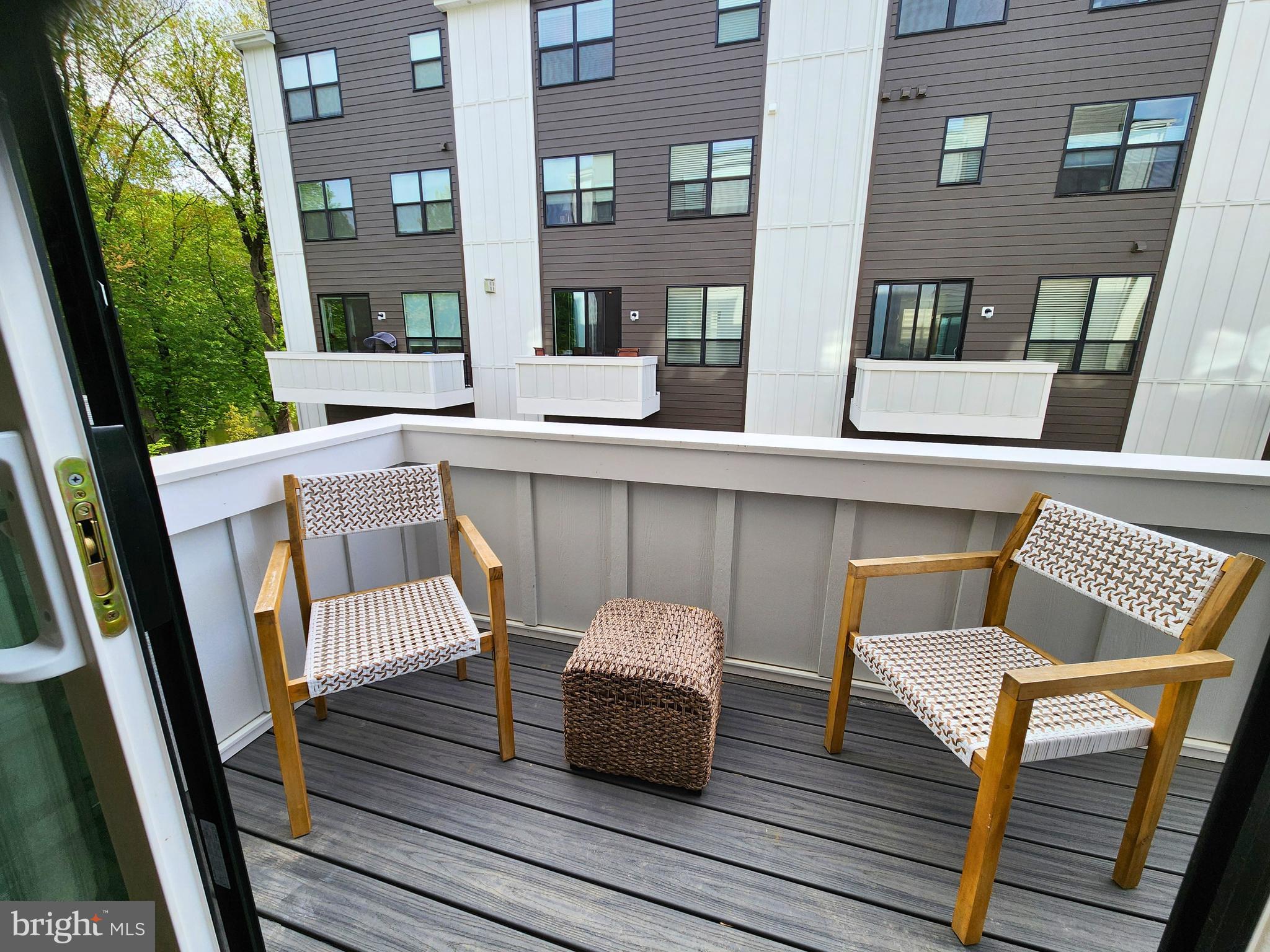 RIVER PLACE - Residential